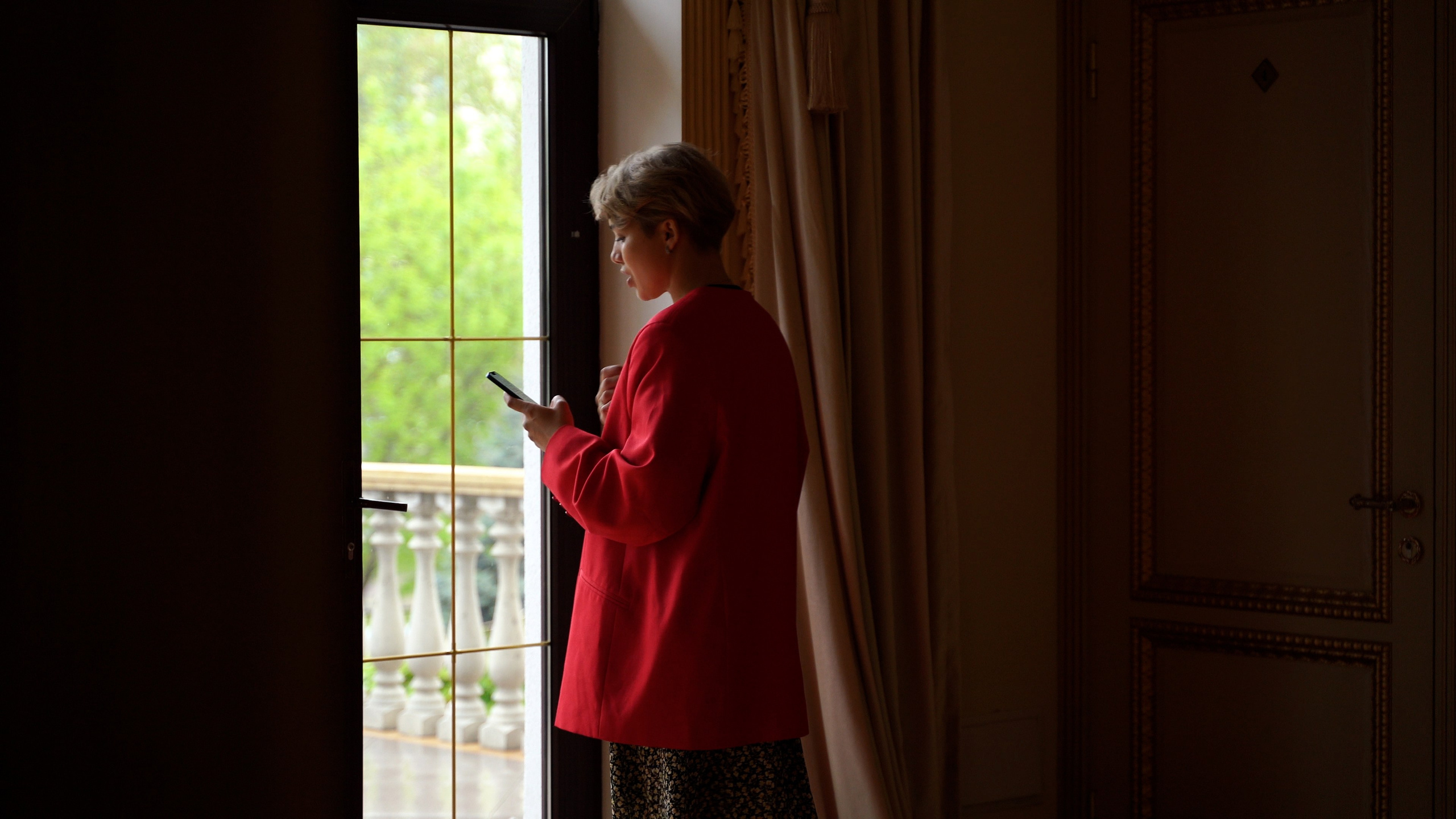 Поэтический вечер. Амина Абасова — индивидуальный фотограф в Махачкале, Дагестан