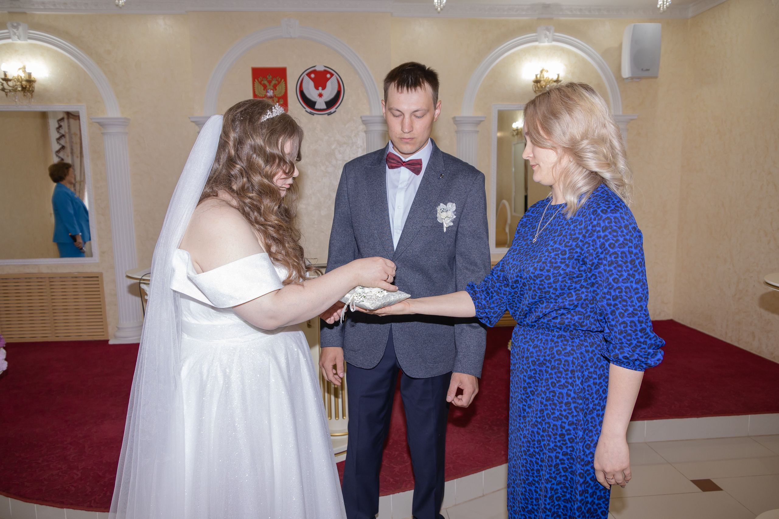 ЗАГС г. Можга. Молодожены обмениваются кольцами