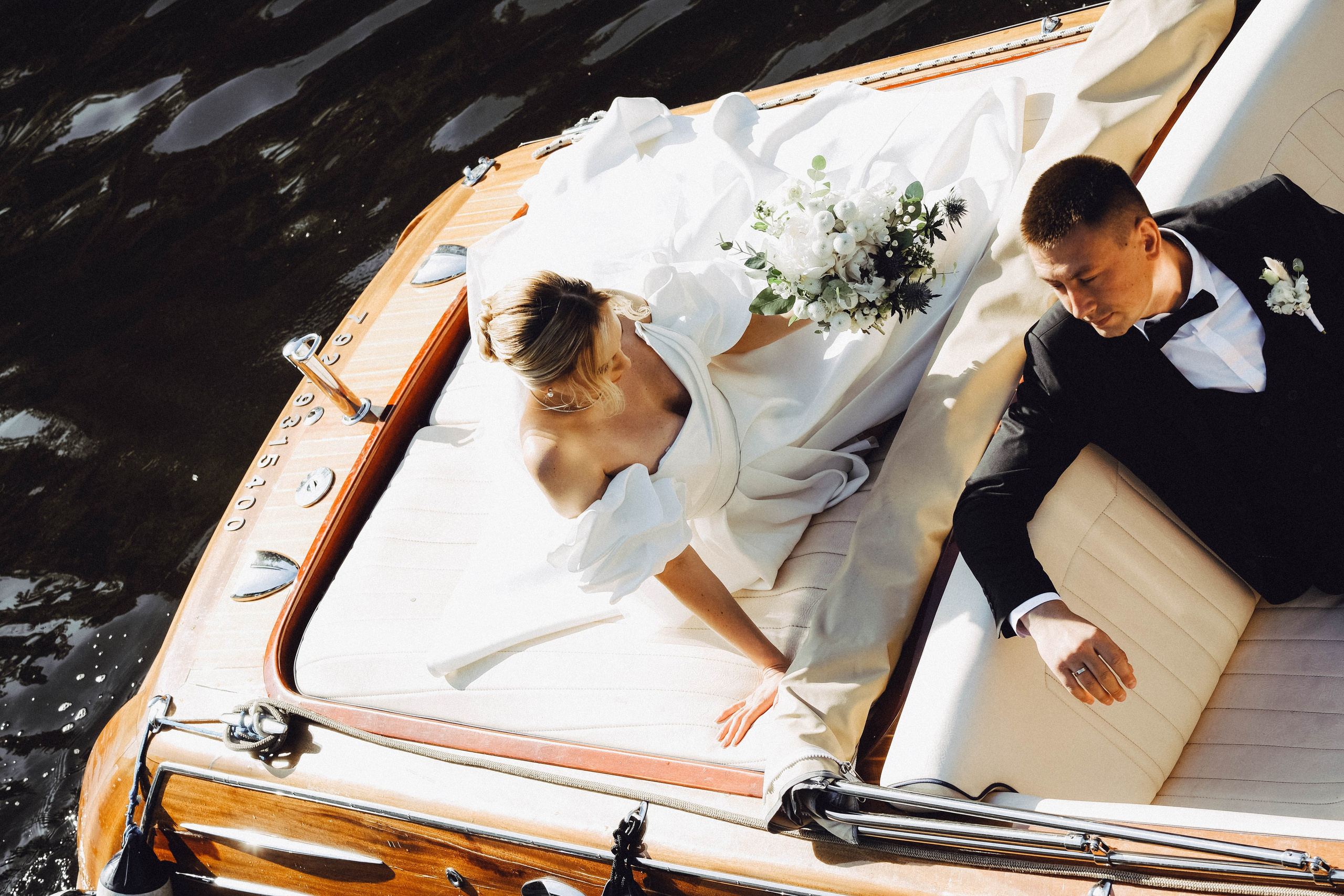 СВАДЕБГНАЯ ПРОГУЛКА ПО КАНАЛ САНКТ-ПЕТЕРБУРГА НА КАТЕРЕ. Профессиональный фотограф, Санкт-Петербург — Виктория Богомолова