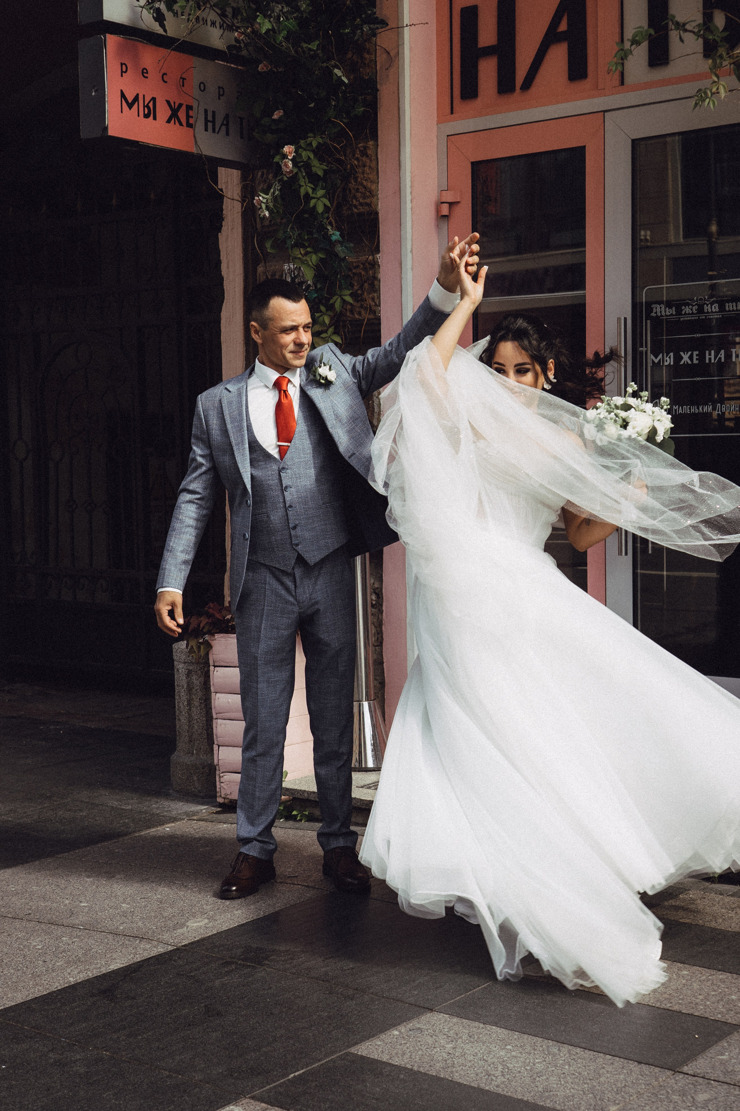 СВАДЕБНАЯ ПРОГУЛКА РЕСТОРАН МЫ ЖЕ НА ТЫ И ФОТОСЕССИИЯ С АВТОМОБИЛЕМ. Профессиональный фотограф, Санкт-Петербург — Виктория Богомолова