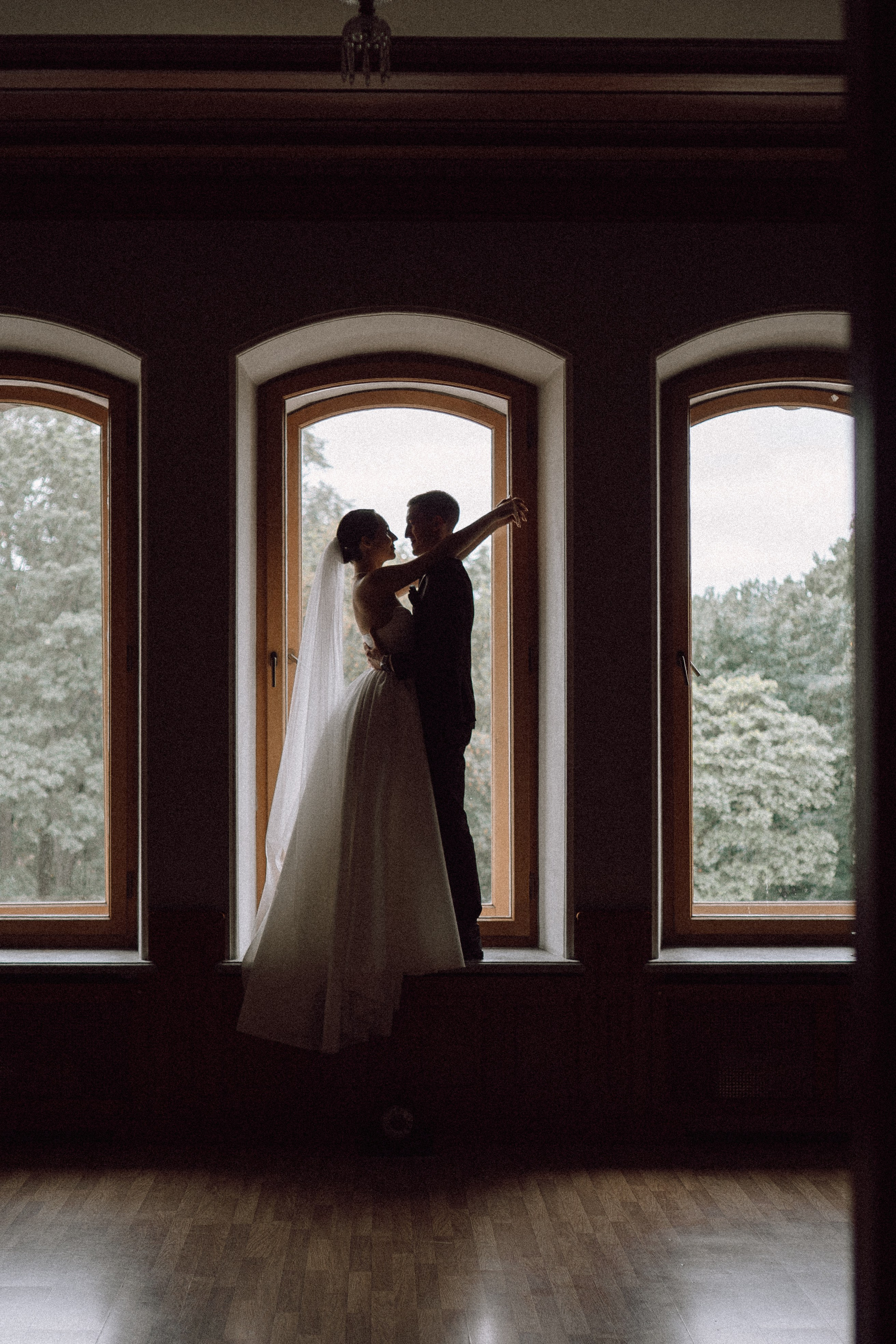 СВАДЕБНАЯ ПРОГУЛКА В САНТК-ПЕТЕРБУРГЕ (ИСАКИЕВСКИЙ СОБОР, ЗИМНЯЯ КАНАВКА, ЭРМИТАЖ И БОЛЬШАЯ МОРСКАЯ УЛИЦА). Профессиональный фотограф, Санкт-Петербург — Виктория Богомолова