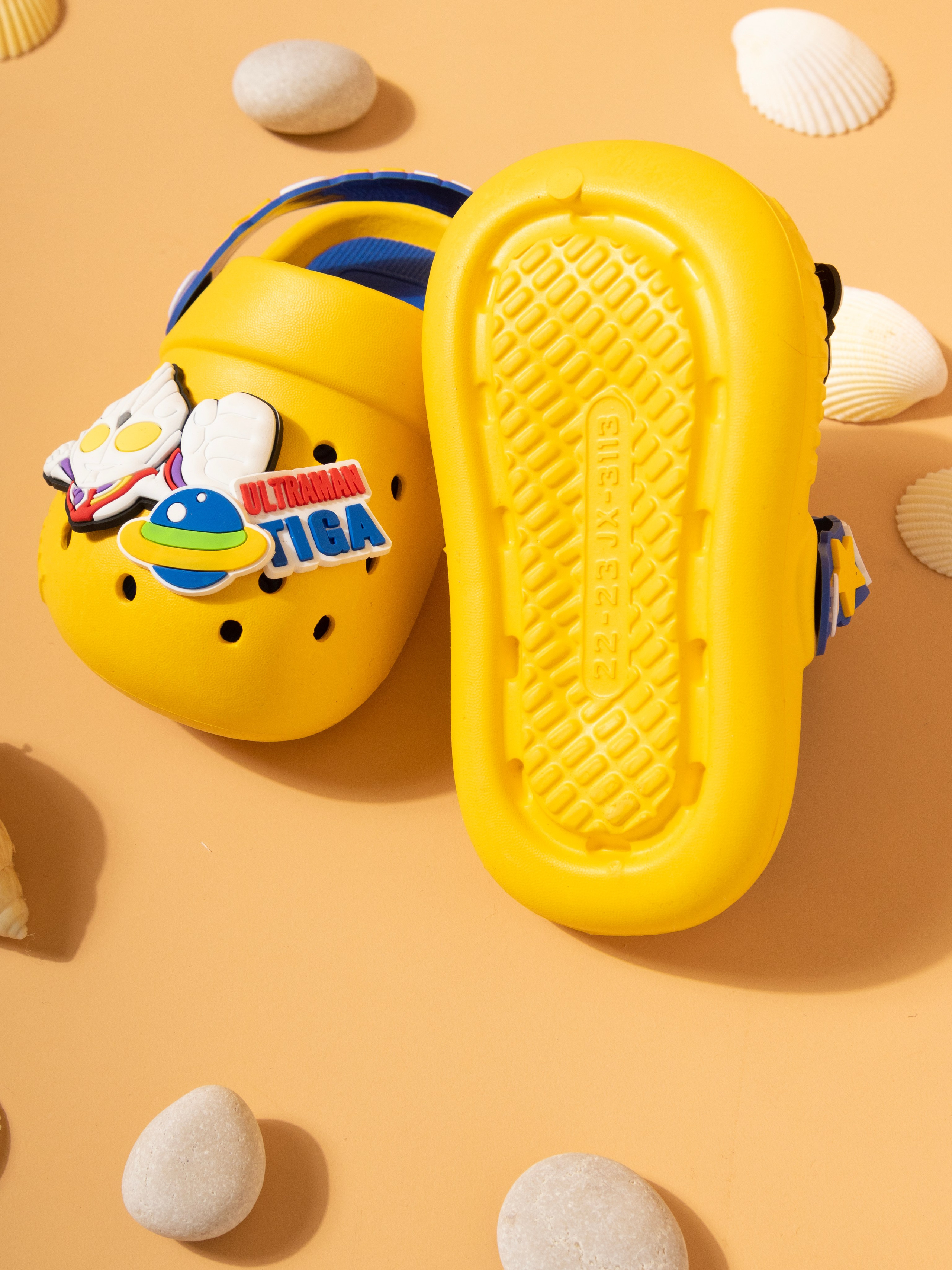 Тапочки резиновые. Фотостудия для Wildberries Ozon