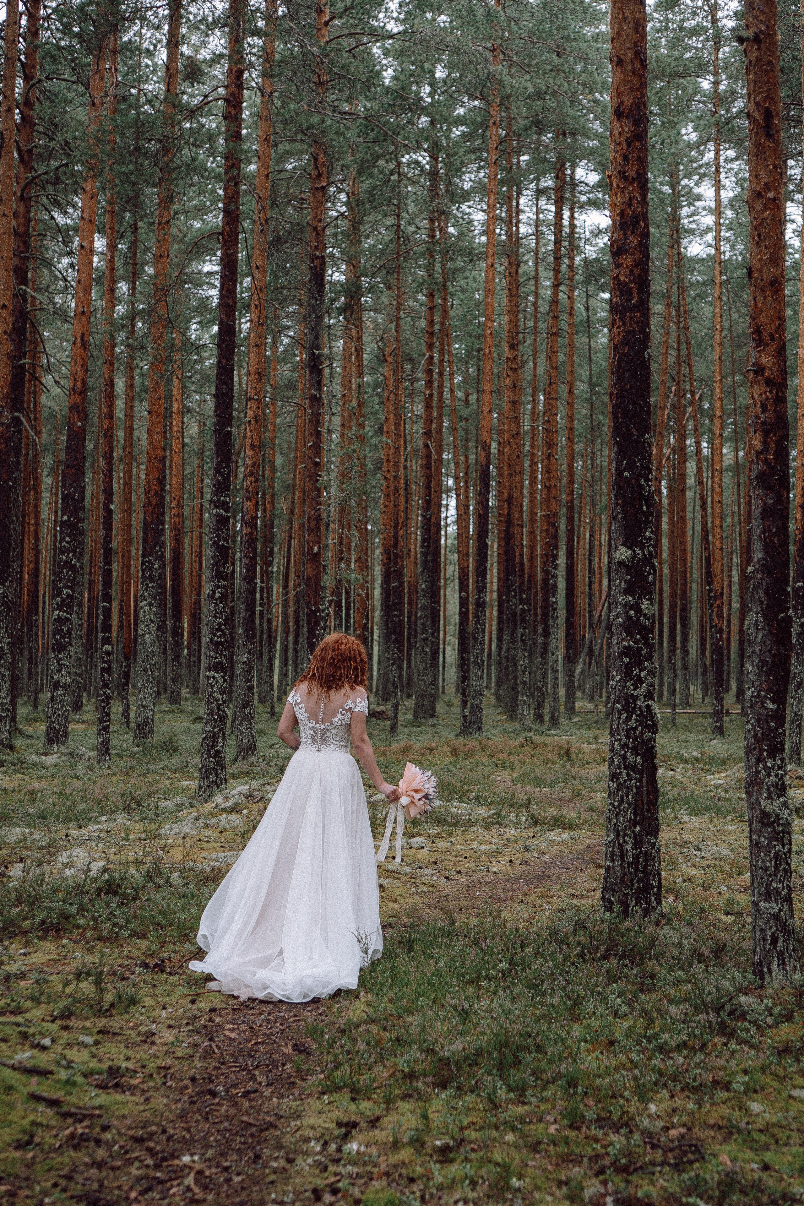 СВАДЕБНАЯ ФОТОСЕССИИЯ ПАРЫ В ГОРОДЕ ПРИОЗЕРСК В СОСНОВОМ ЛЕСУ И С ПИКАПОМ. Профессиональный фотограф, Санкт-Петербург — Виктория Богомолова