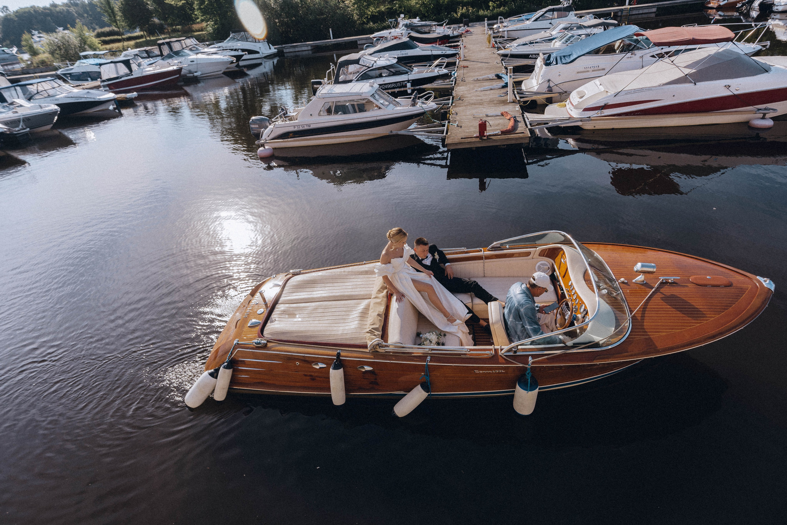 СВАДЕНБНАЯ СЬЕМКА НА КАТЕРЕ ПО КАНАЛАМ САНКТ-ПЕТЕРБУРГА И В АКВАТОРИИ НЕВЫ. Профессиональный фотограф, Санкт-Петербург — Виктория Богомолова