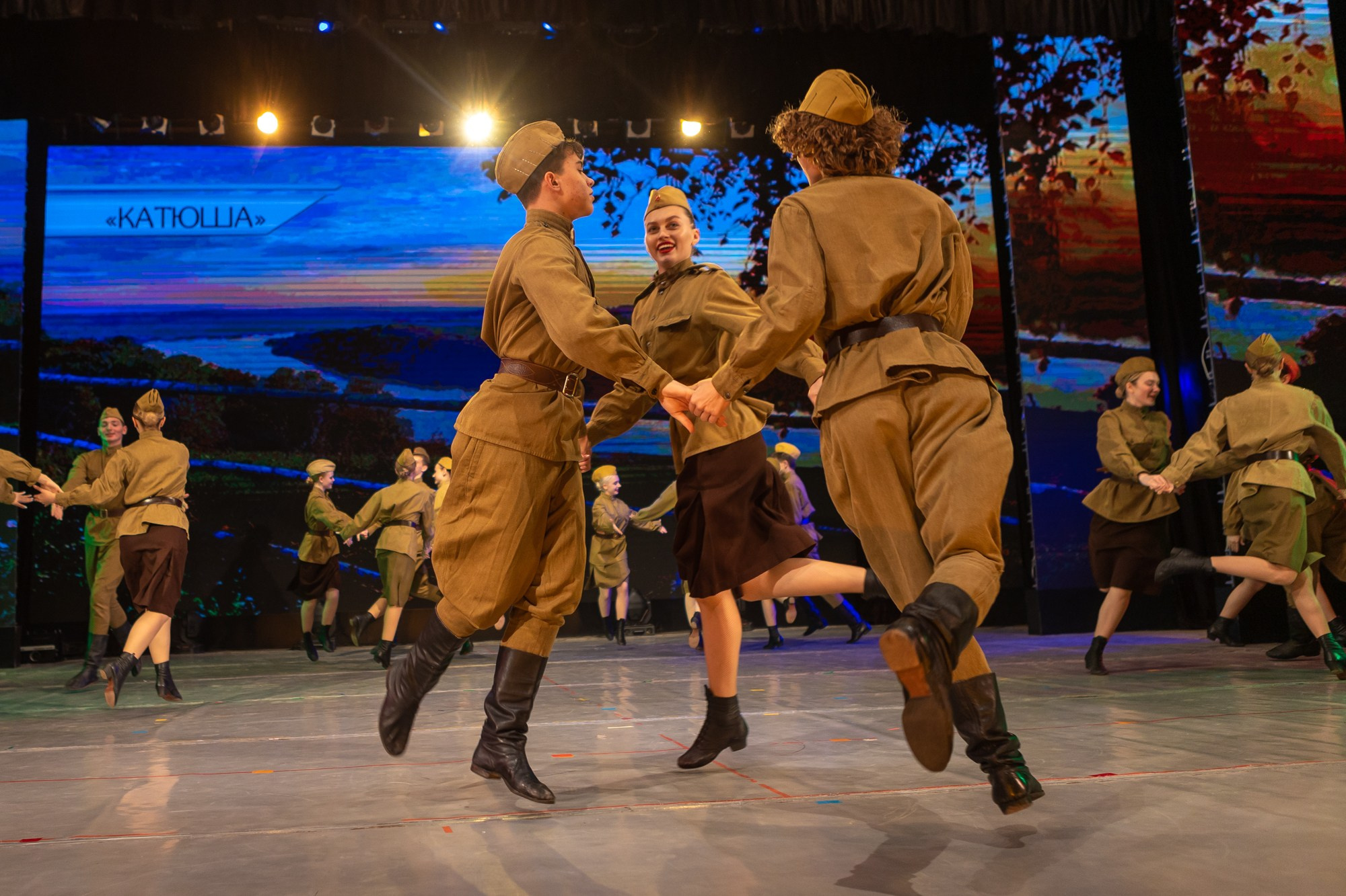 Отчетный концерт Заслуженного коллектива РФ «Жемчужинка» в Оренбурге, ДК «Россия», 2025 г. Фотограф в Оренбурге. Профессиональный фотограф