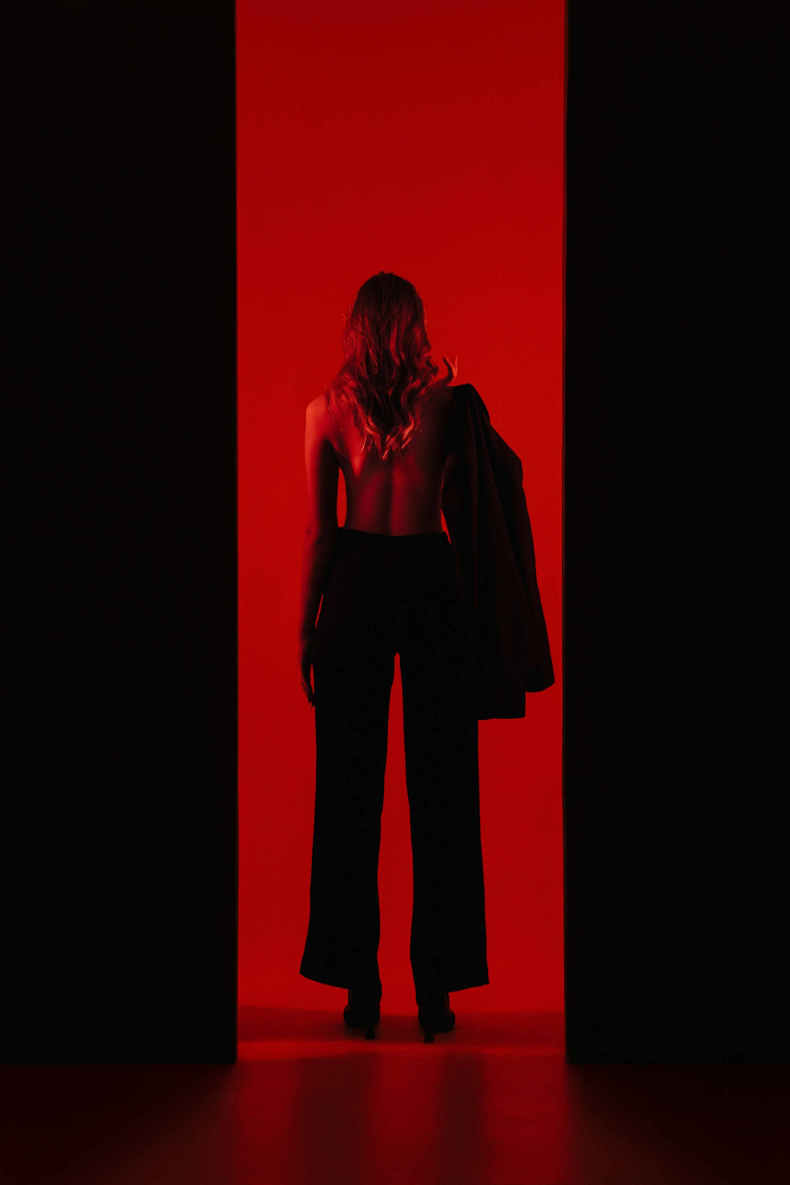 Вика в красном. Паша Страхов — фотограф