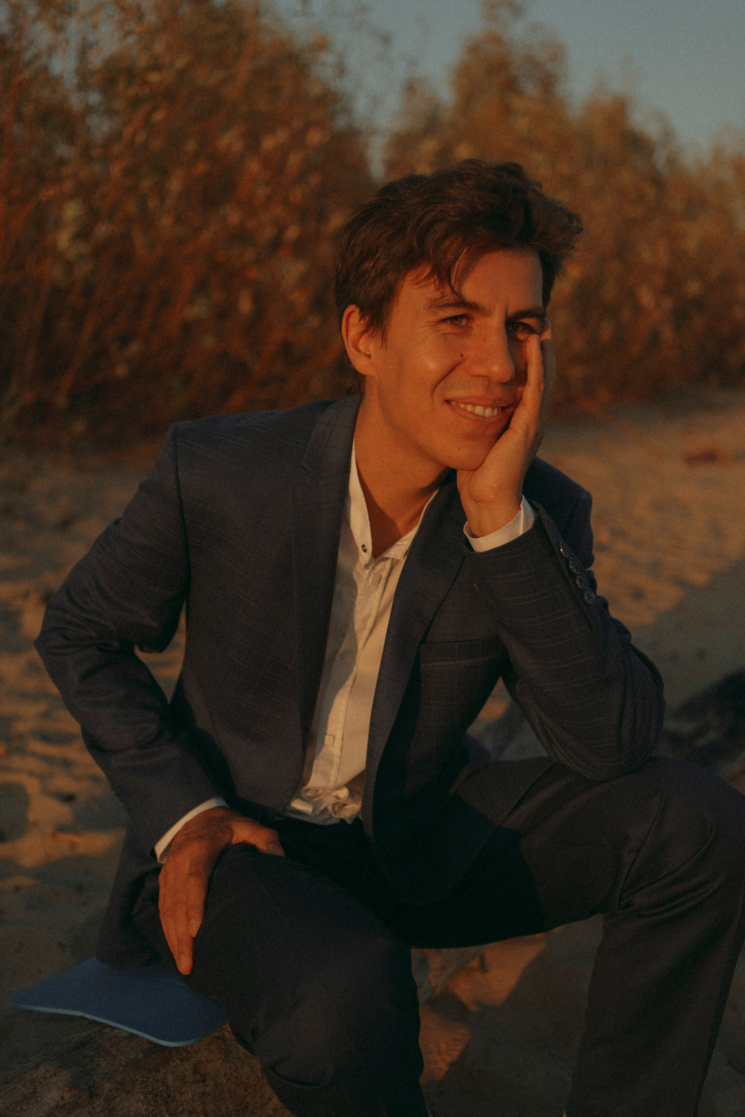 Love Story в свадебных нарядах на берегу реки. Портретный фотограф в Казани, Красной Поляне и Сочи Анна Кузнецова