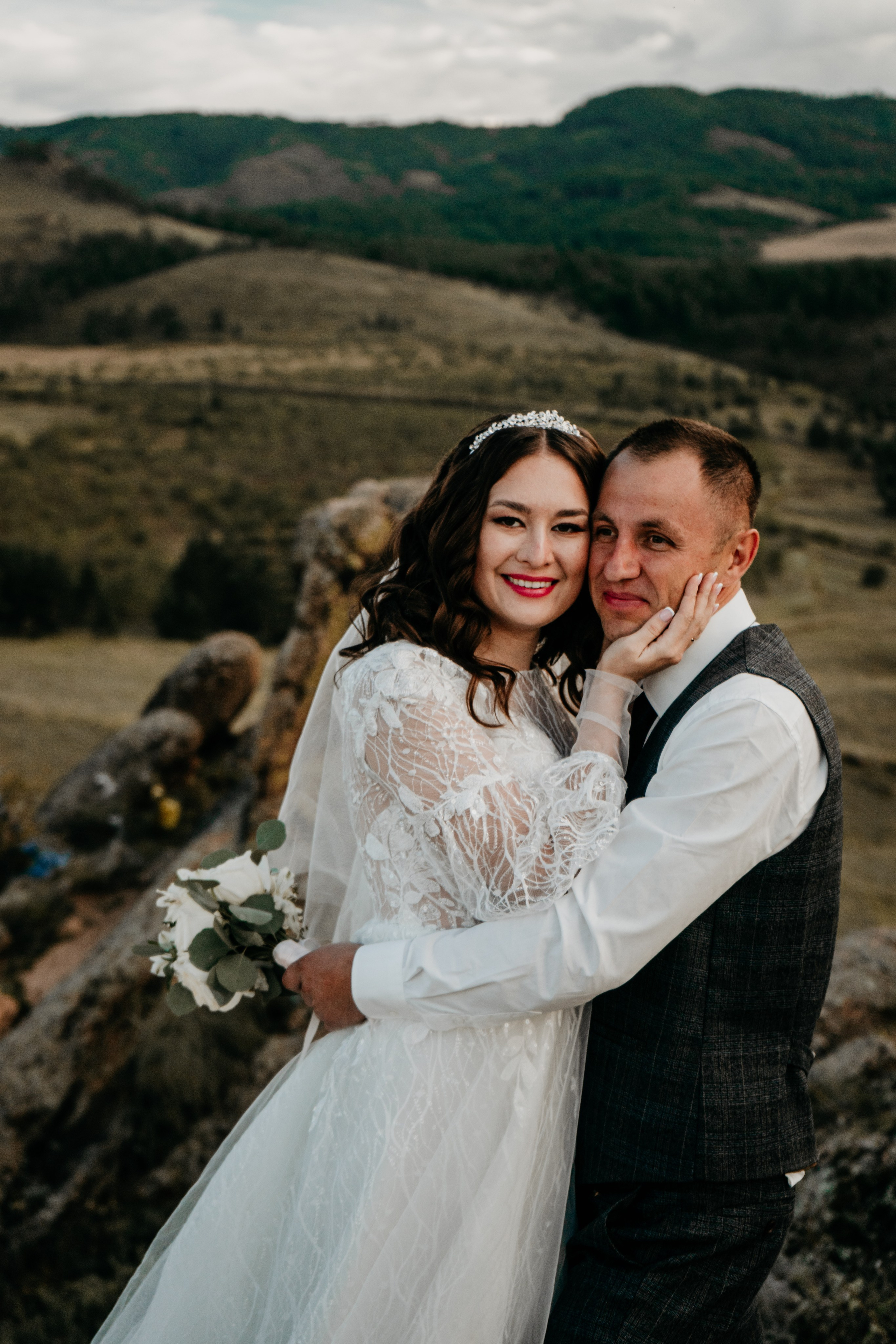 Свадебный фотографии с прогулки в окрестностях Улан-Удэ. Фотограф в Улан-Удэ. Свадебный фотограф в Улан-Удэ