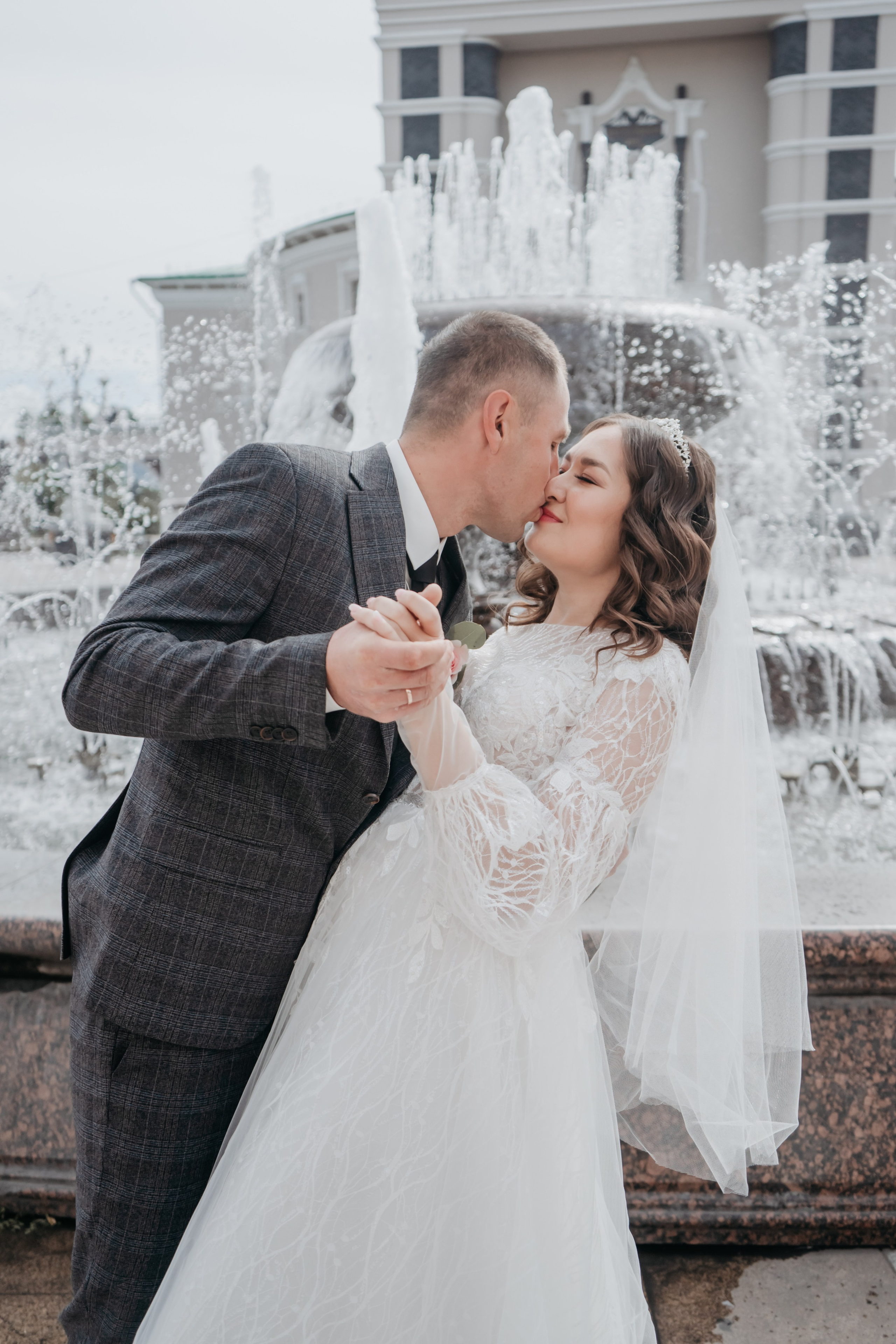 Свадебный фотографии с прогулки в окрестностях Улан-Удэ. Фотограф в Улан-Удэ. Свадебный фотограф в Улан-Удэ