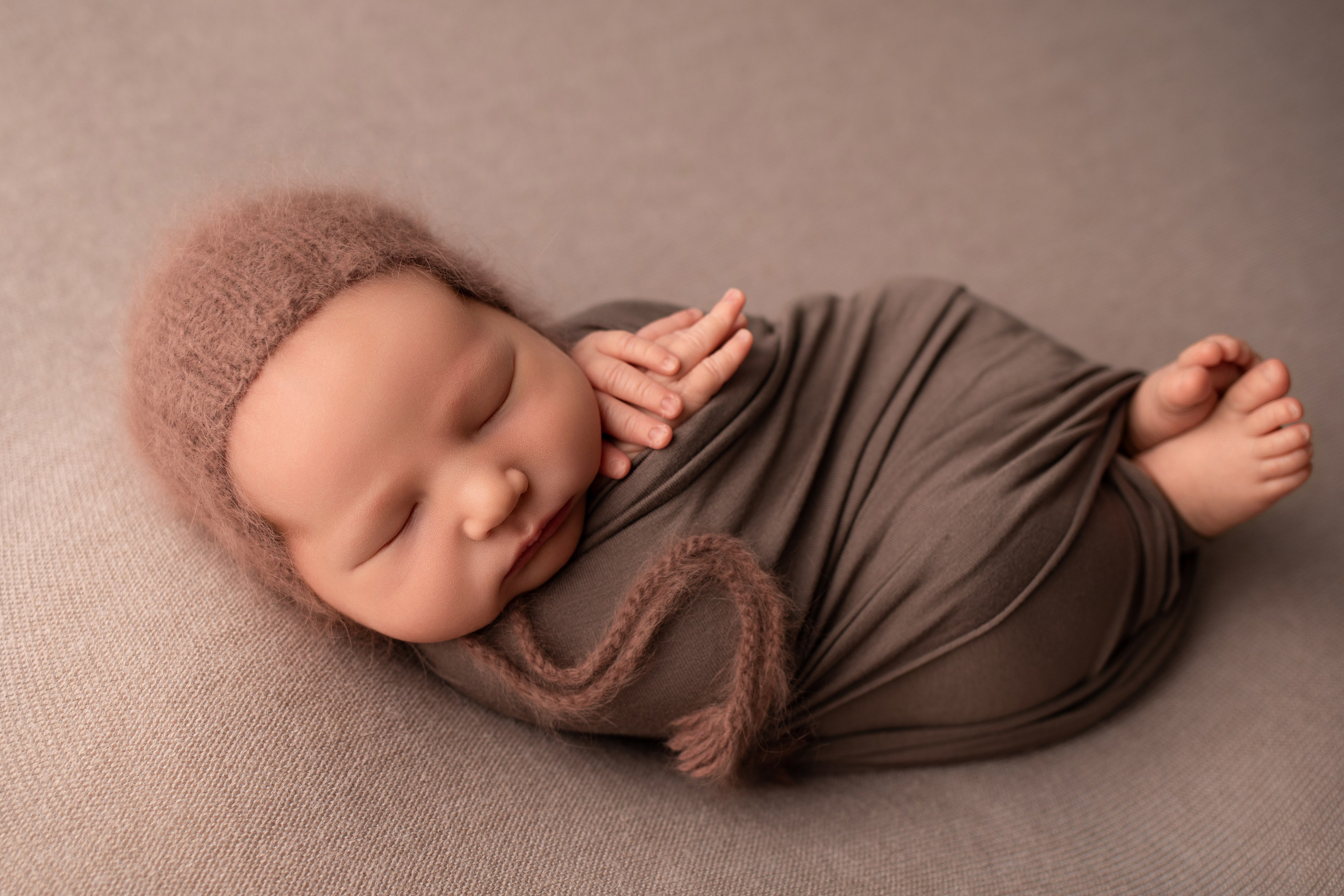 Фотосессия новорождённых ньюборн Калининград