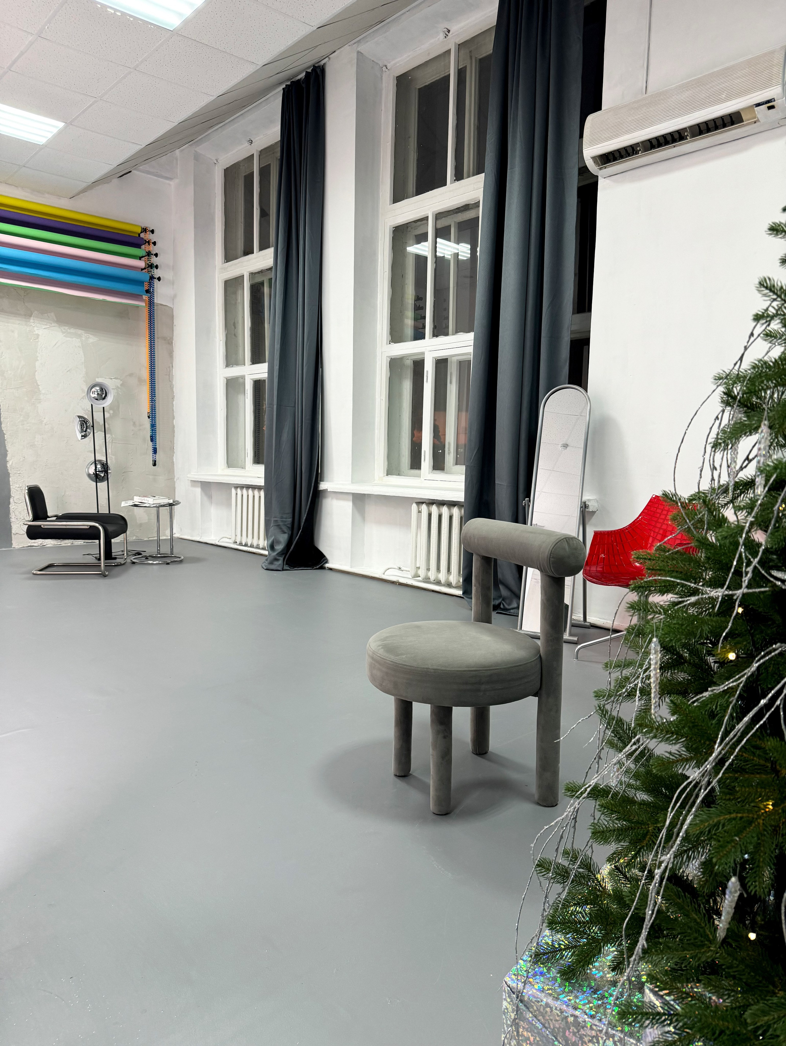 Зал Циклорама. Фотограф г. Хабаровск. Семейные и индивидуальные съёмки