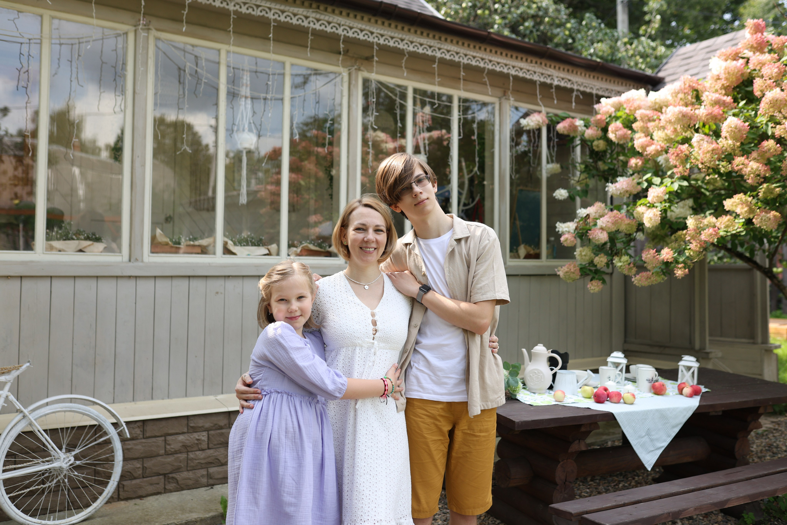 Семейная фотосессия в загородной студии. Фотограф в Железнодорожном и Балашихе