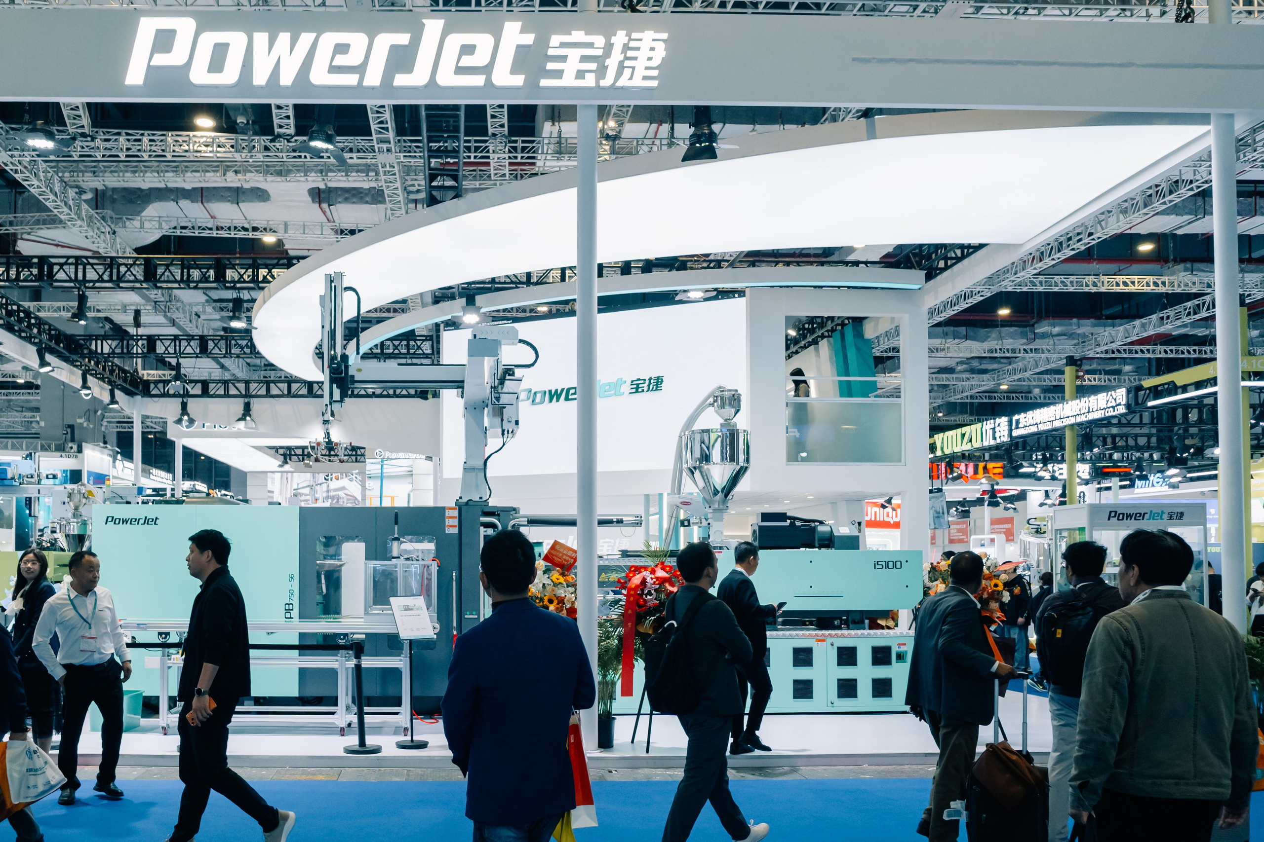 Фото и видеосъемка на выставке CHINAPLAS в Шанхае | Компания VZLP | Фотограф в Шанхае