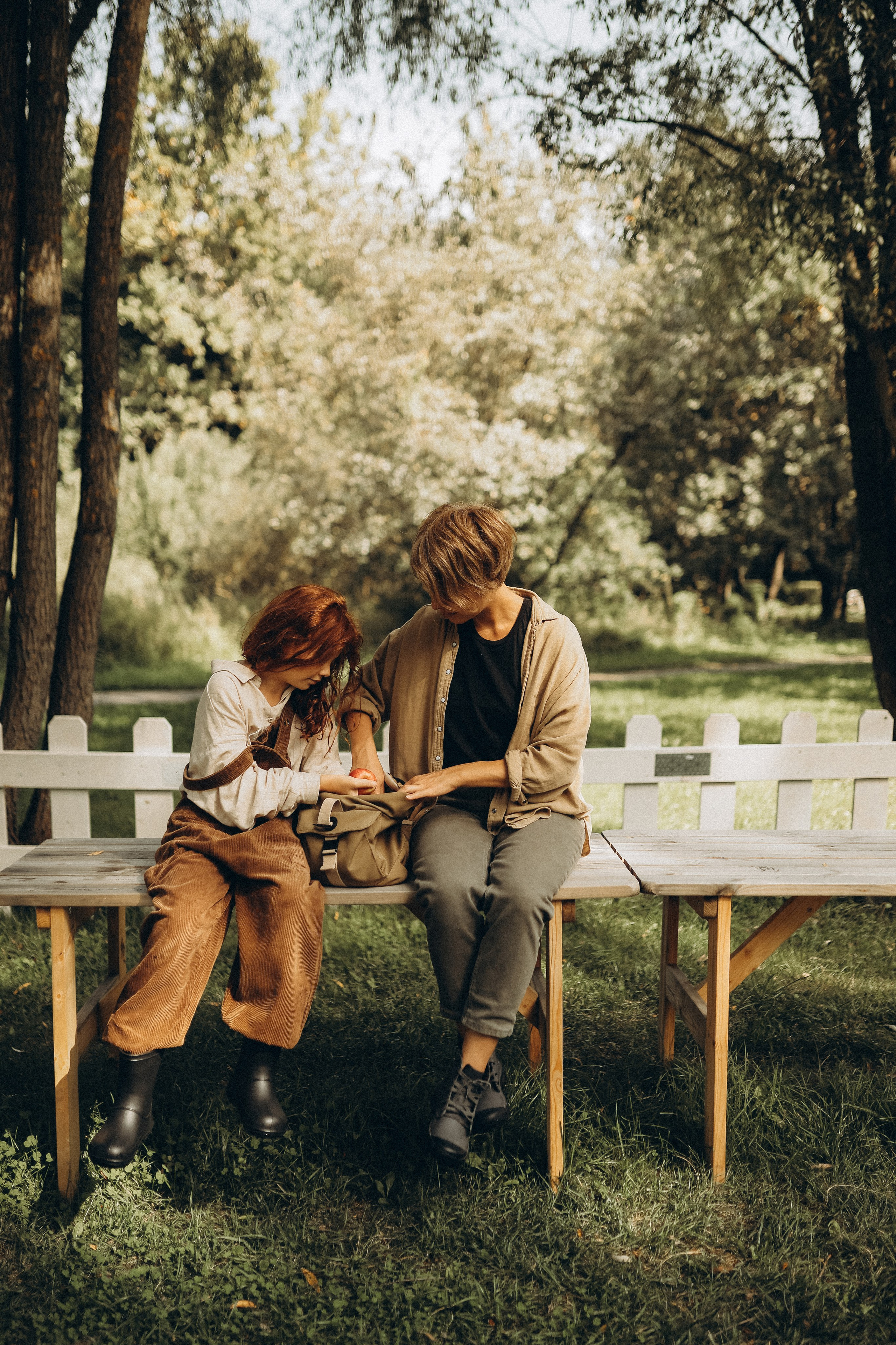 Дина и Миа в огороде. Семейный и детский фотограф в Москве Анастасия Меликова