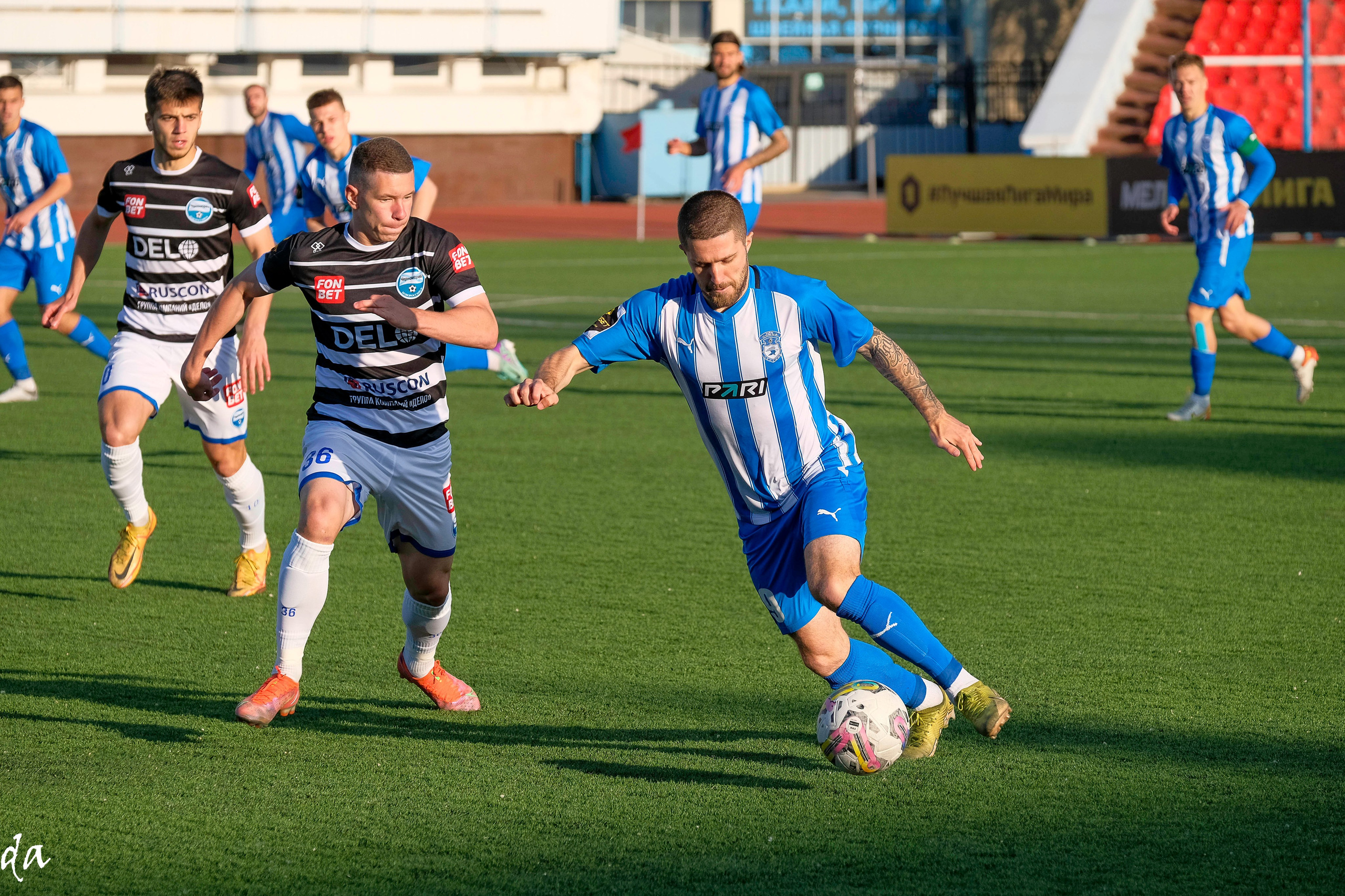 Фото футбольных матчей Первая лига ФНЛ. Фотограф Дмитрий Алексеев
