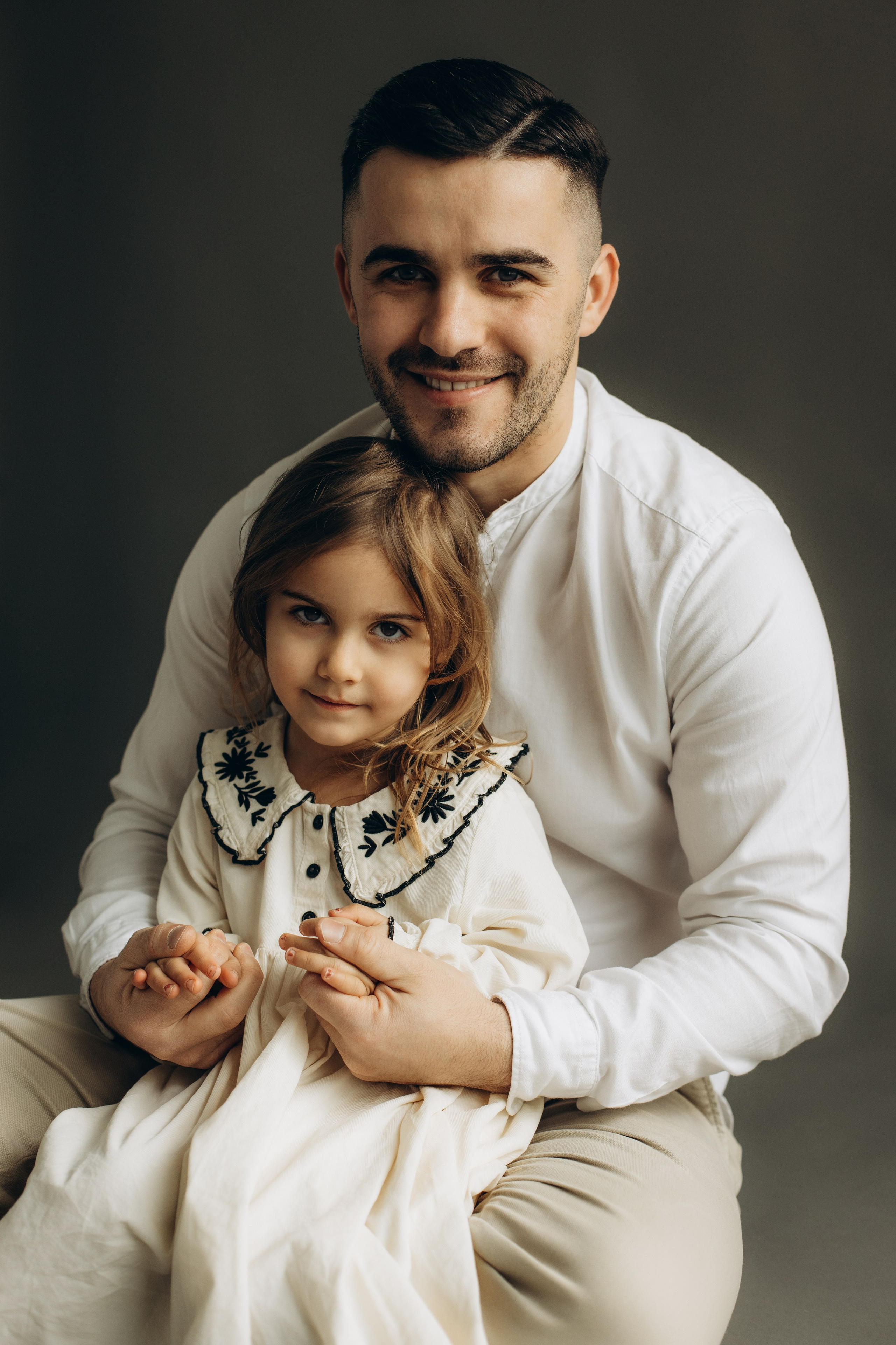 Babybauch-Shooting im Studio. Fotografin in Erlangen, Nürnberg und Umgebung