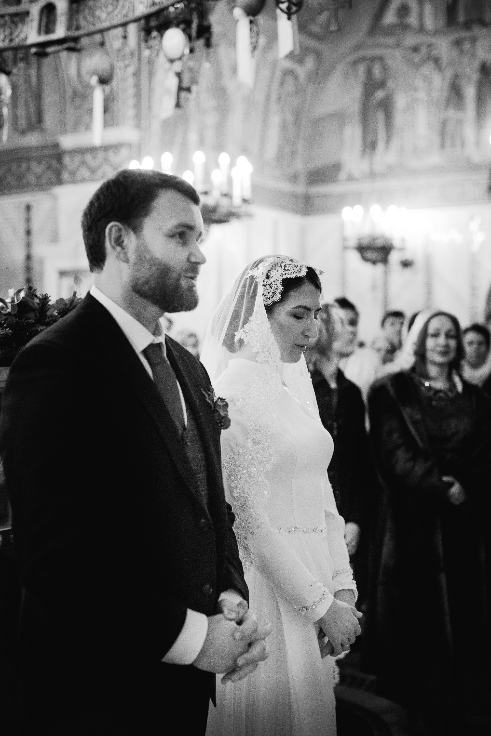 Венчание в храме Покрова Пресвятой Богородицы в Ясенево. Фотограф Арсений Юревич.