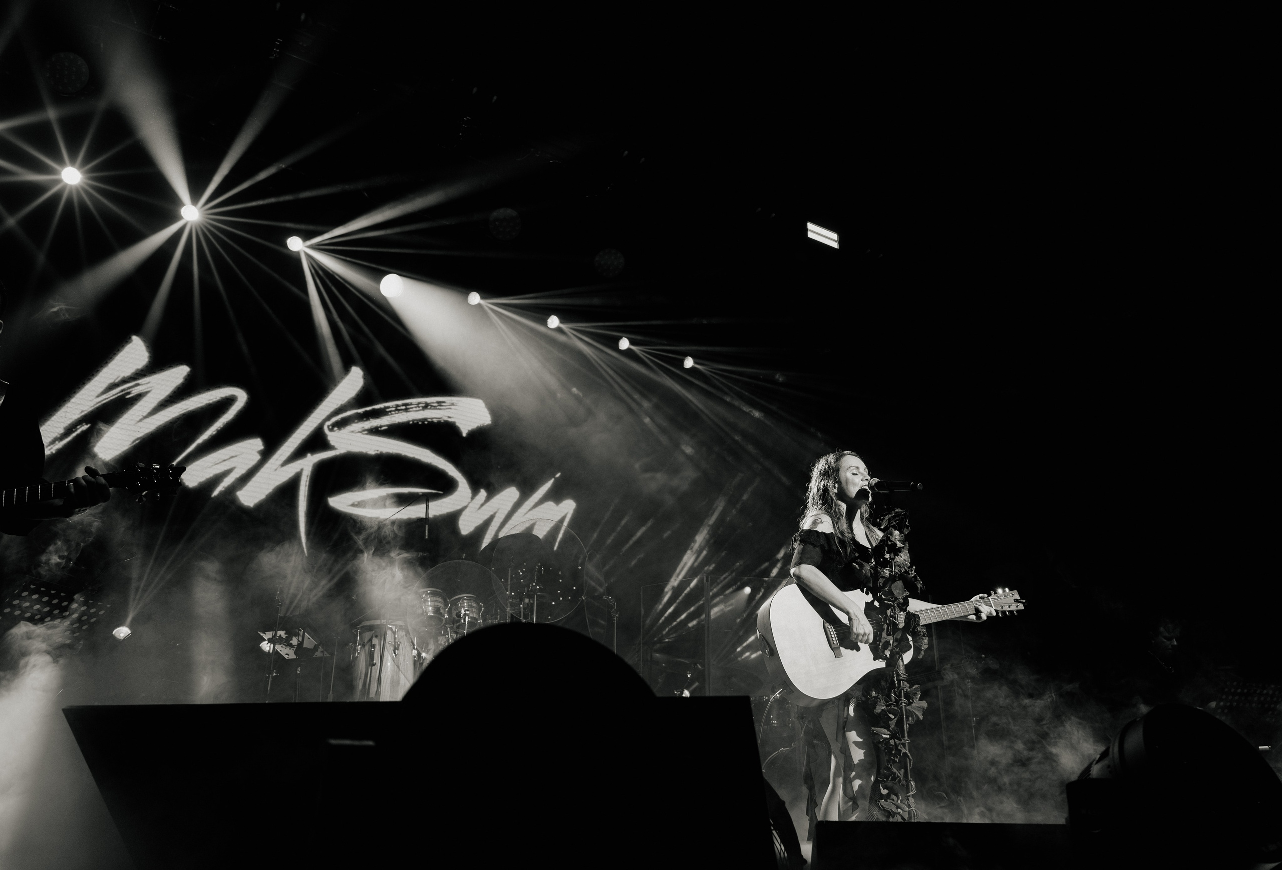 Концерт Максим в Санкт-Петербурге. Фотограф Елизавета Федосова. Репортажная съемка концерта. 