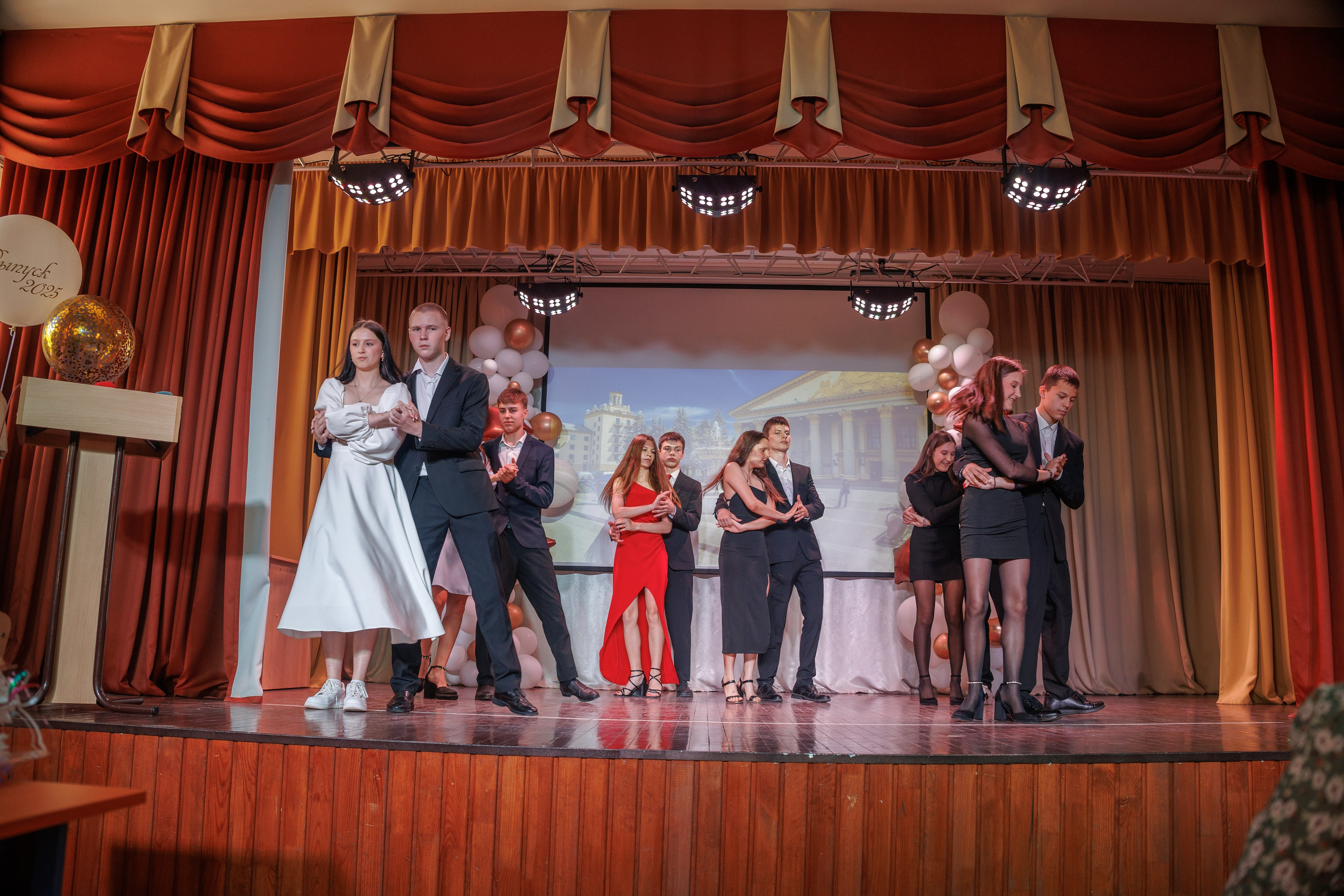 Вручение аттестатов. Свадебный и семейный фотограф в Новосибирске Ирина Дорошкова