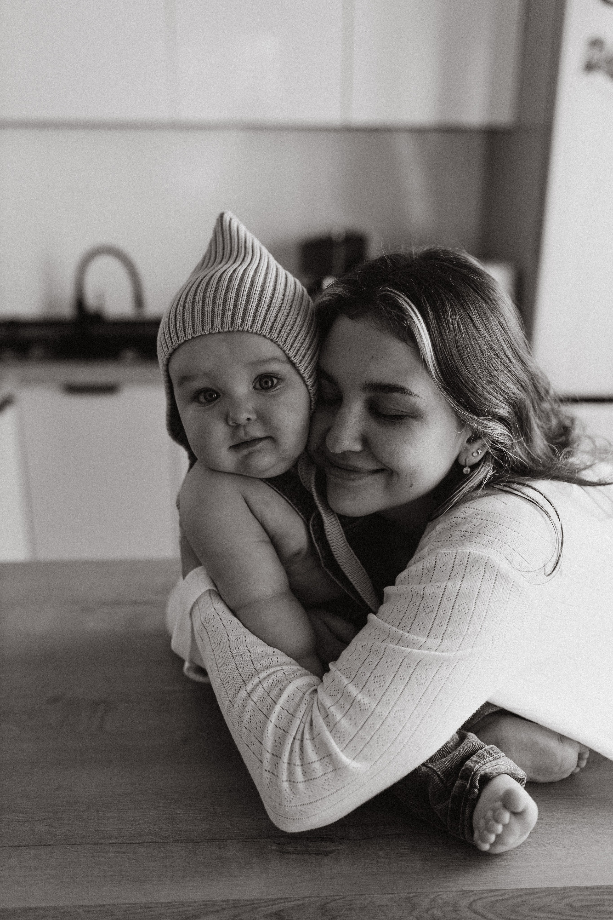 Яна и Тимофей. Домашняя съёмка. Семейный фотограф Тихвин, Санкт-Петербург и ЛО