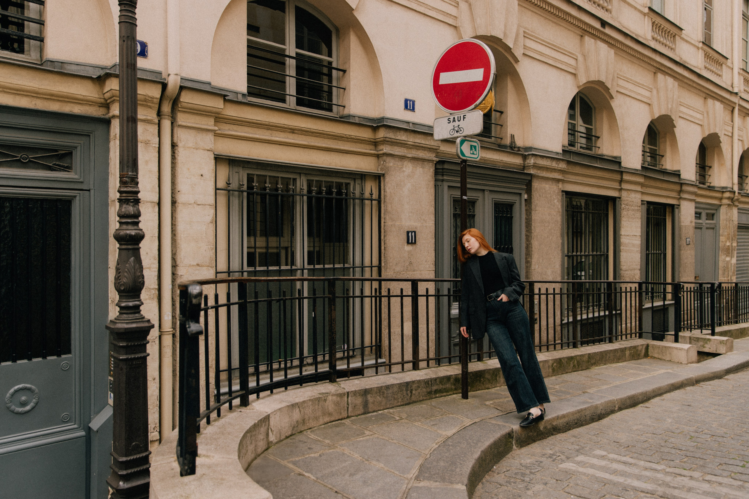 Autumn light. Photographer in Paris