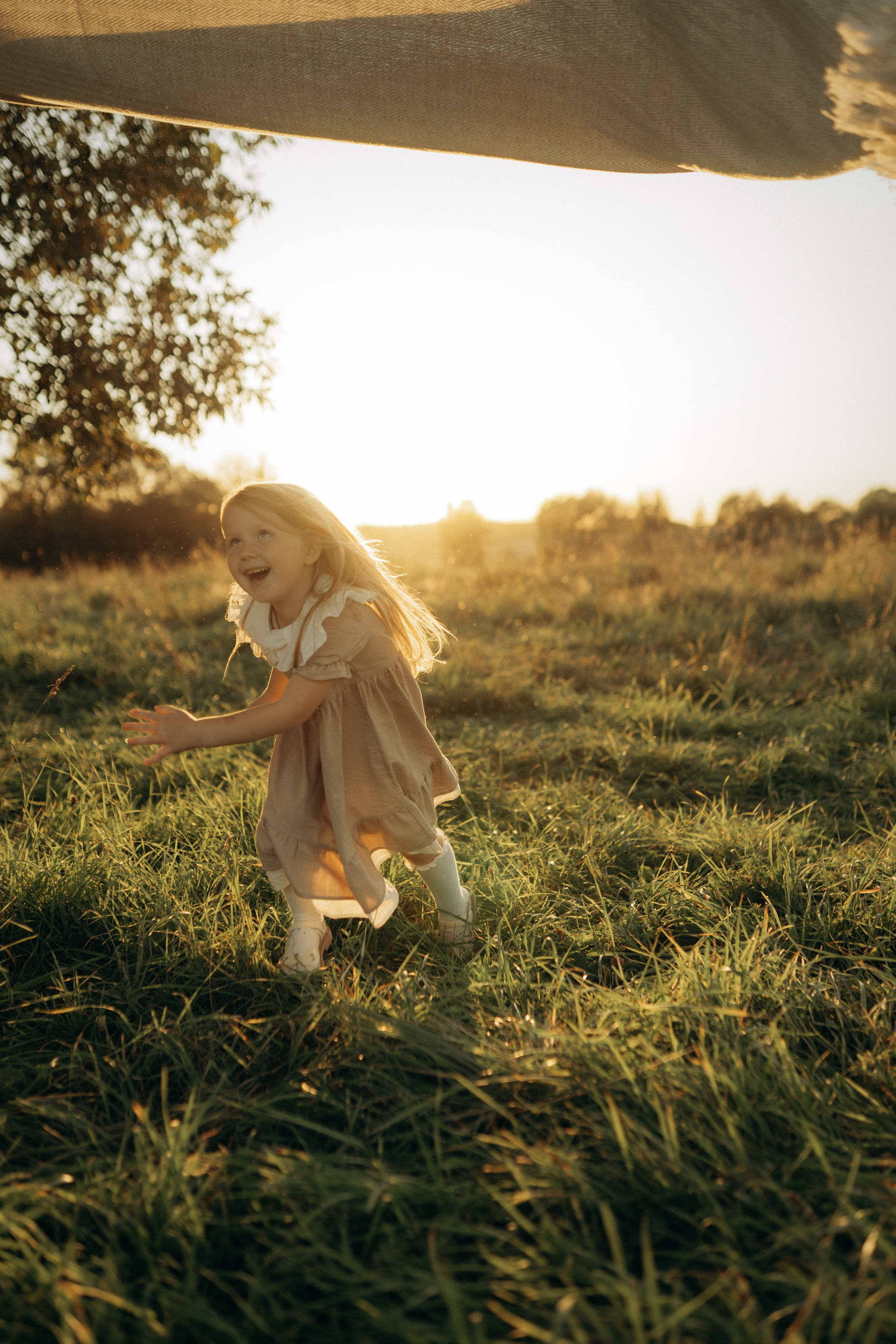 Летний вечер в поле. Семейный lifestyle фотограф в Москве Рената Рафикова