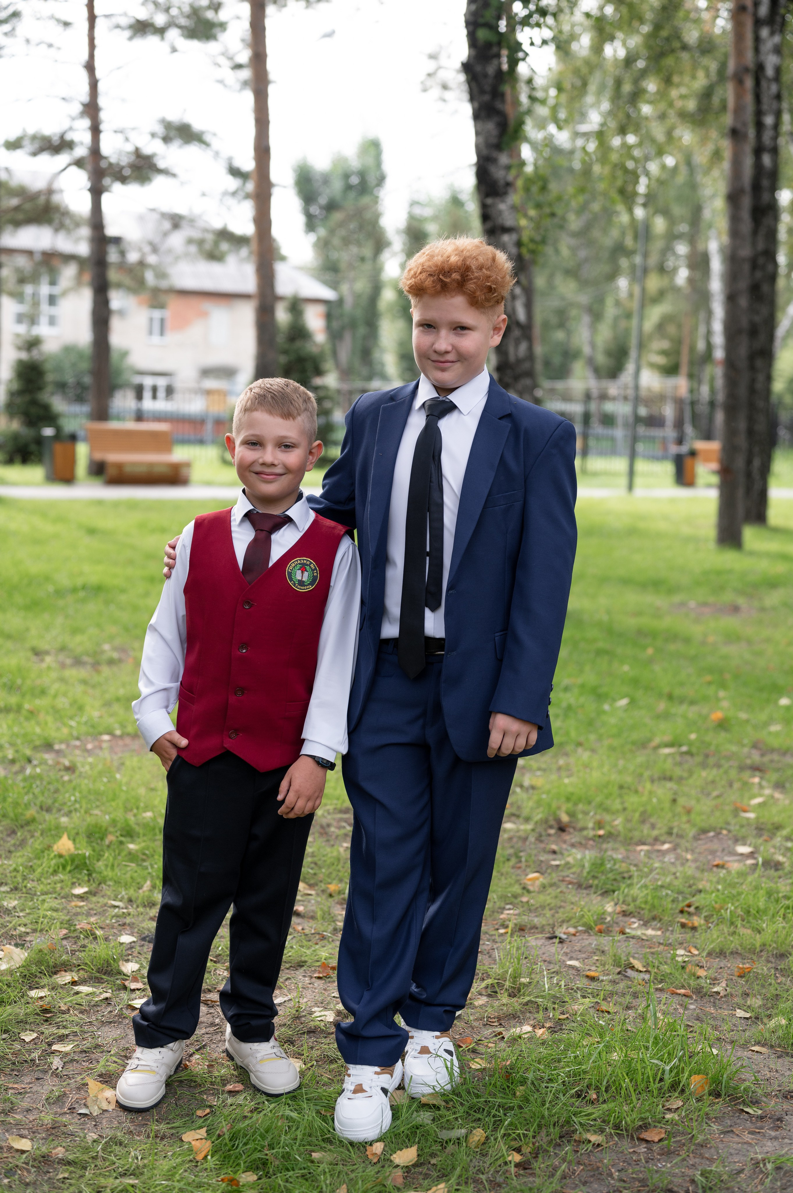 1 сентября 16 гимназия 2 класс (линейка + в классе+ на улице). Фотограф новорожденных, семейный детский в Тюмени Татьяна Морозова