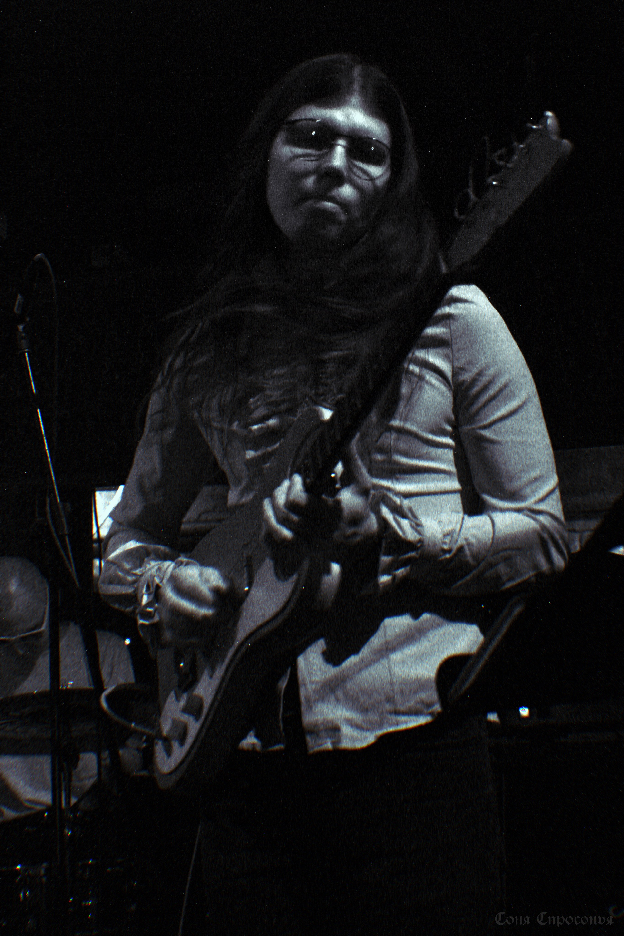 Синестетик 26.08.23. Концертный и портретный фотограф в Москве Соня Спросонья