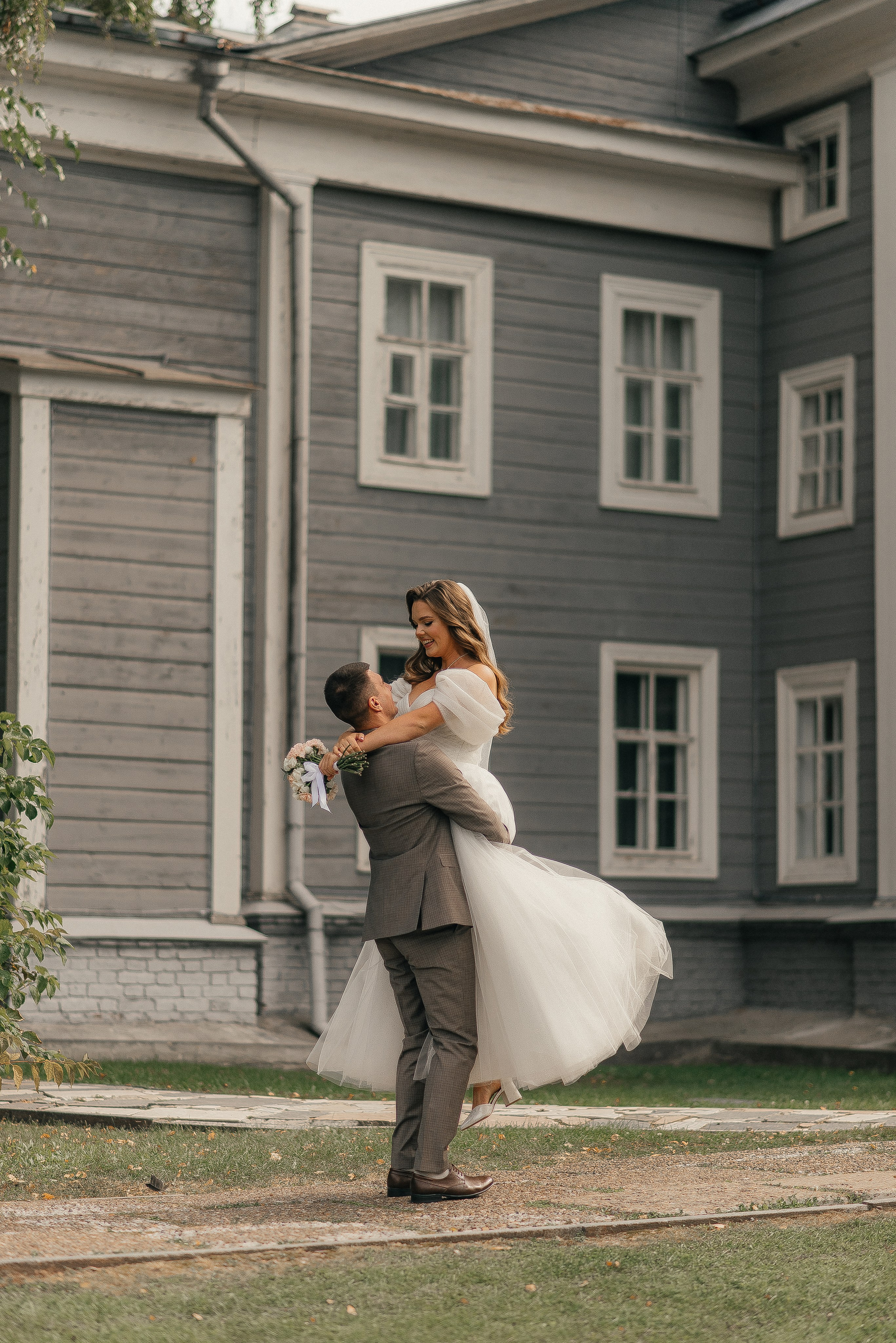 Михаил и Анна. Главная