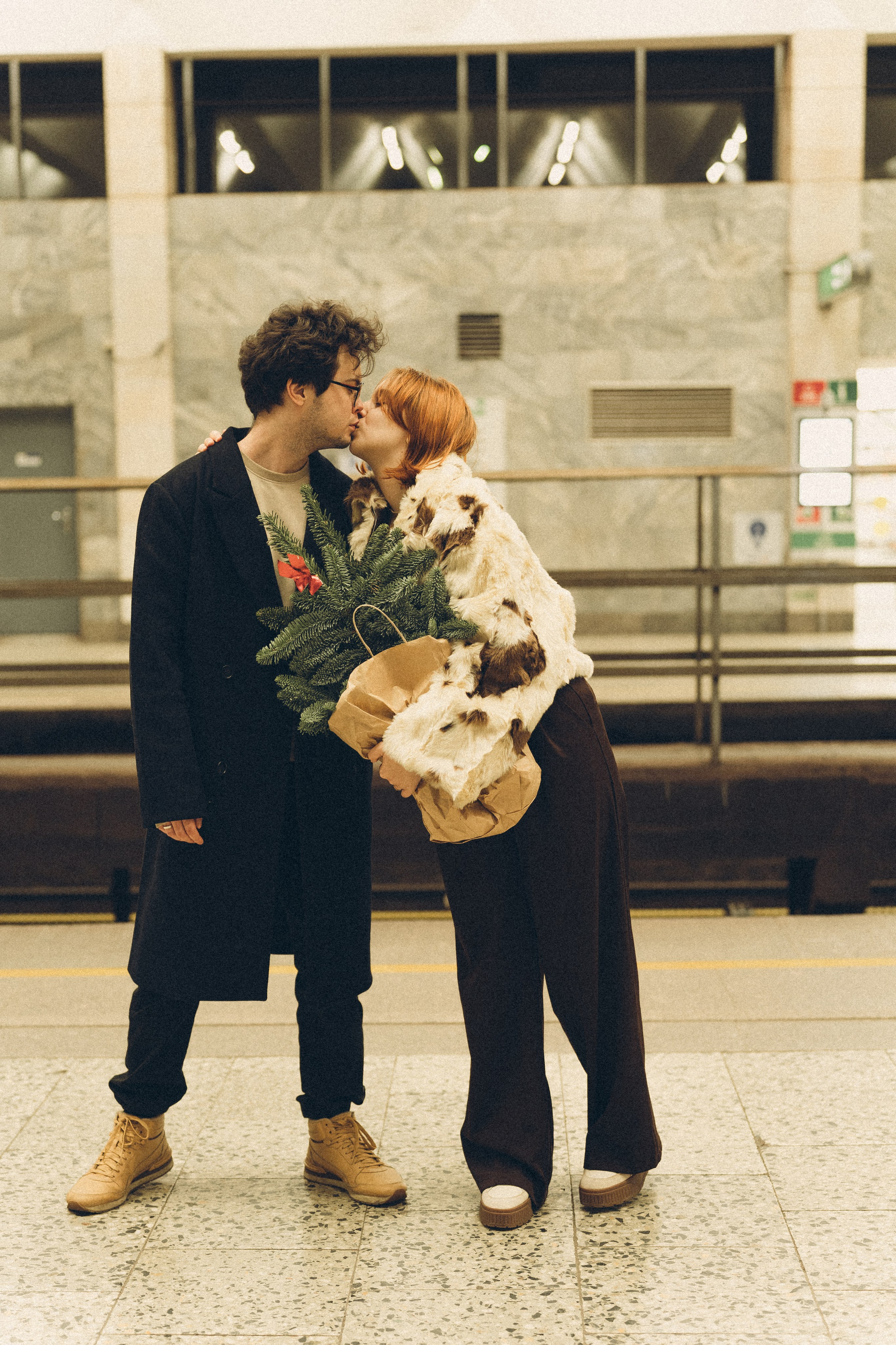 НОВОГОДНЯЯ ФОТОСЕСИИЯ ПАРЫ В МЕТРО ЛЮБОВЬ. Профессиональный фотограф, Санкт-Петербург — Виктория Богомолова