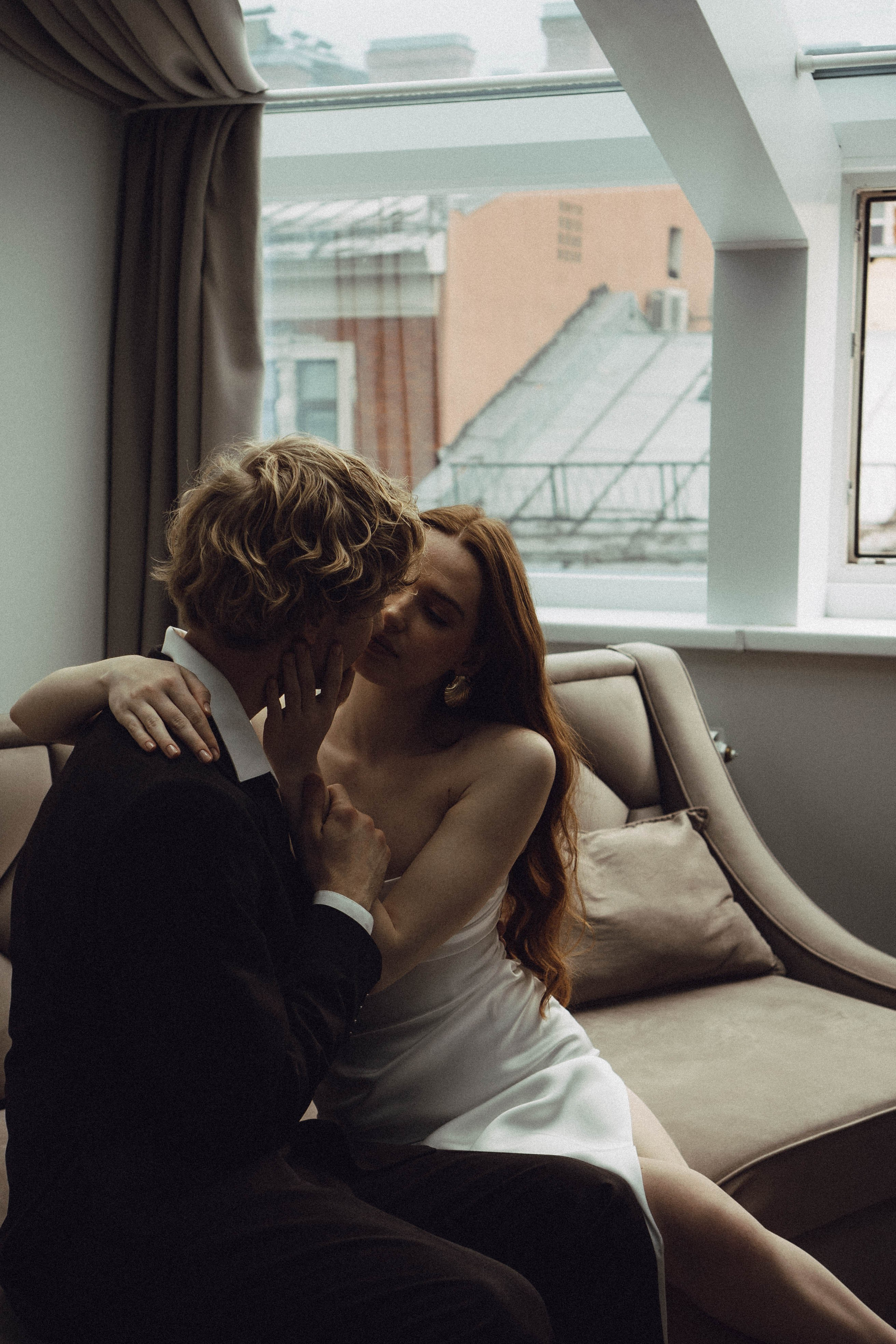 СВАДЕБНАЯ СЬЕМКА В ОТЕЛЕ. СБОРЫ ЖЕНИХА И НЕВЕСТЫ И ТАКЖЕ ТОР И ПОДГОТОВКА К ПРОГУЛКЕ. Профессиональный фотограф, Санкт-Петербург — Виктория Богомолова