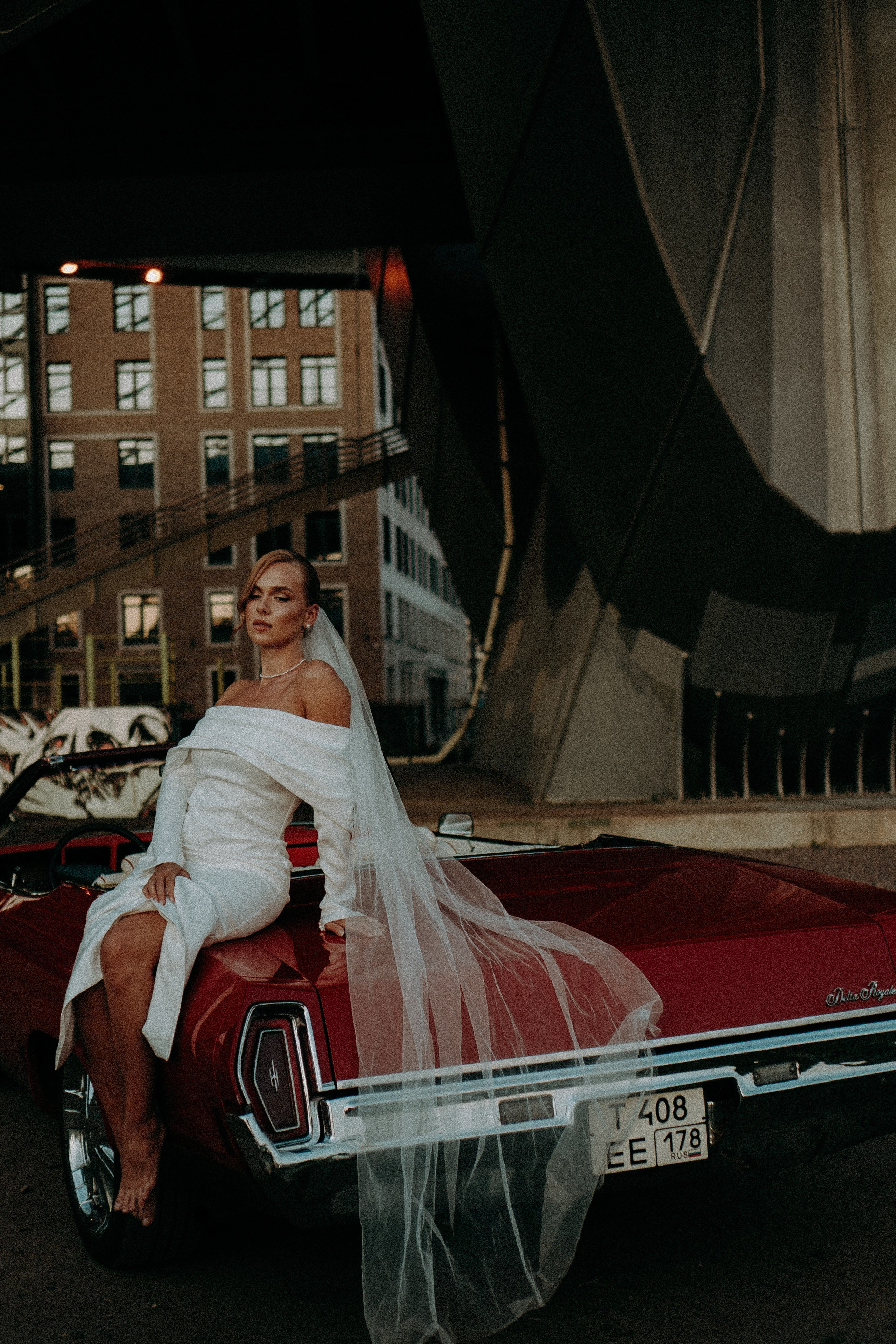 СВАДЕБНАЯ СЬЕМКА ВОЗЛЕ МСОТА БЕТАНКУРА НА КАБРИОЛЕТЕ. Профессиональный фотограф, Санкт-Петербург — Виктория Богомолова