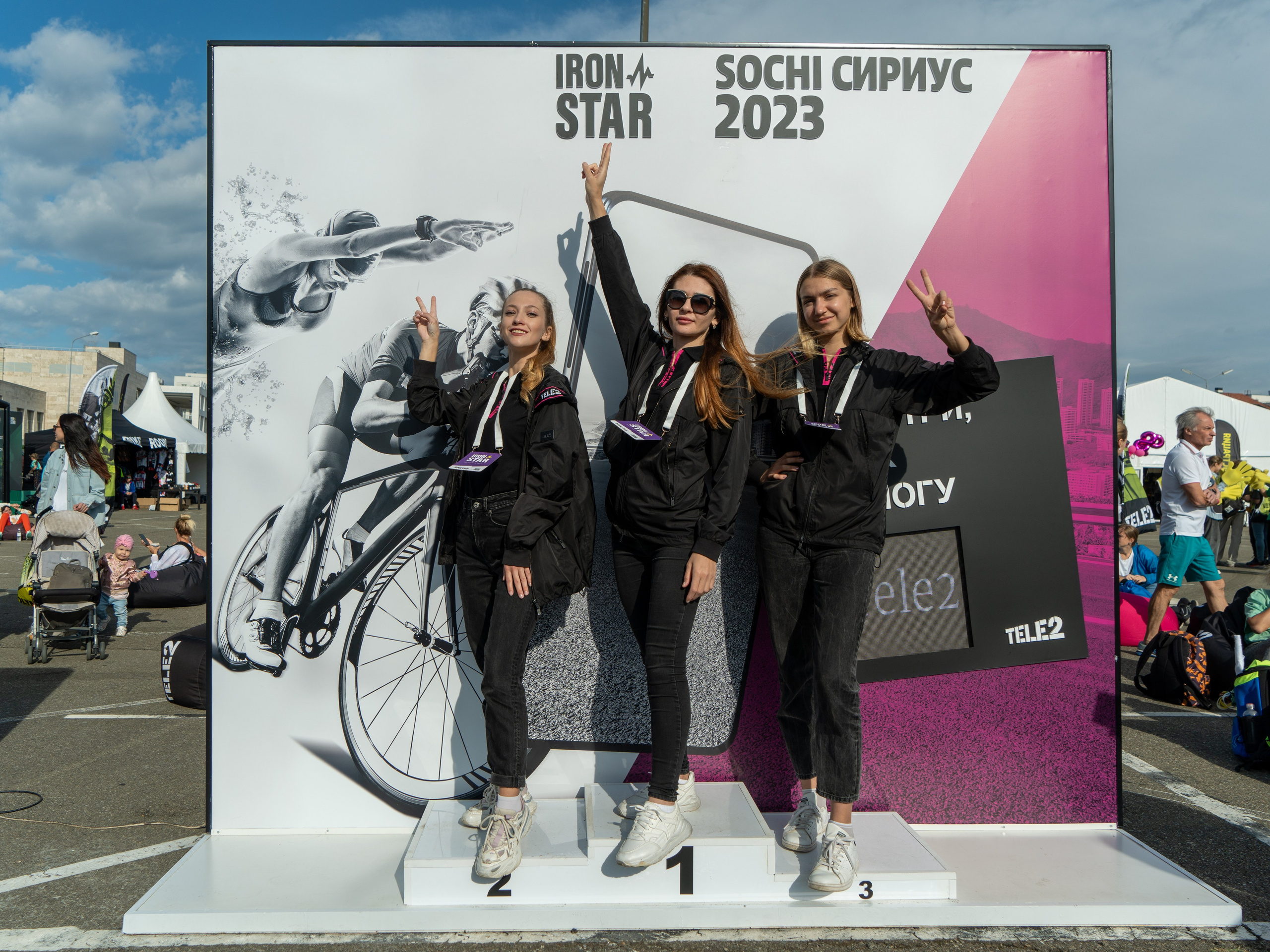 Фотоотчет партнерской интеграции для компании TELE2 на фестивале Ironstar. Репортажный фотограф в Красной Поляне и Сочи Павлюченко Екатерина