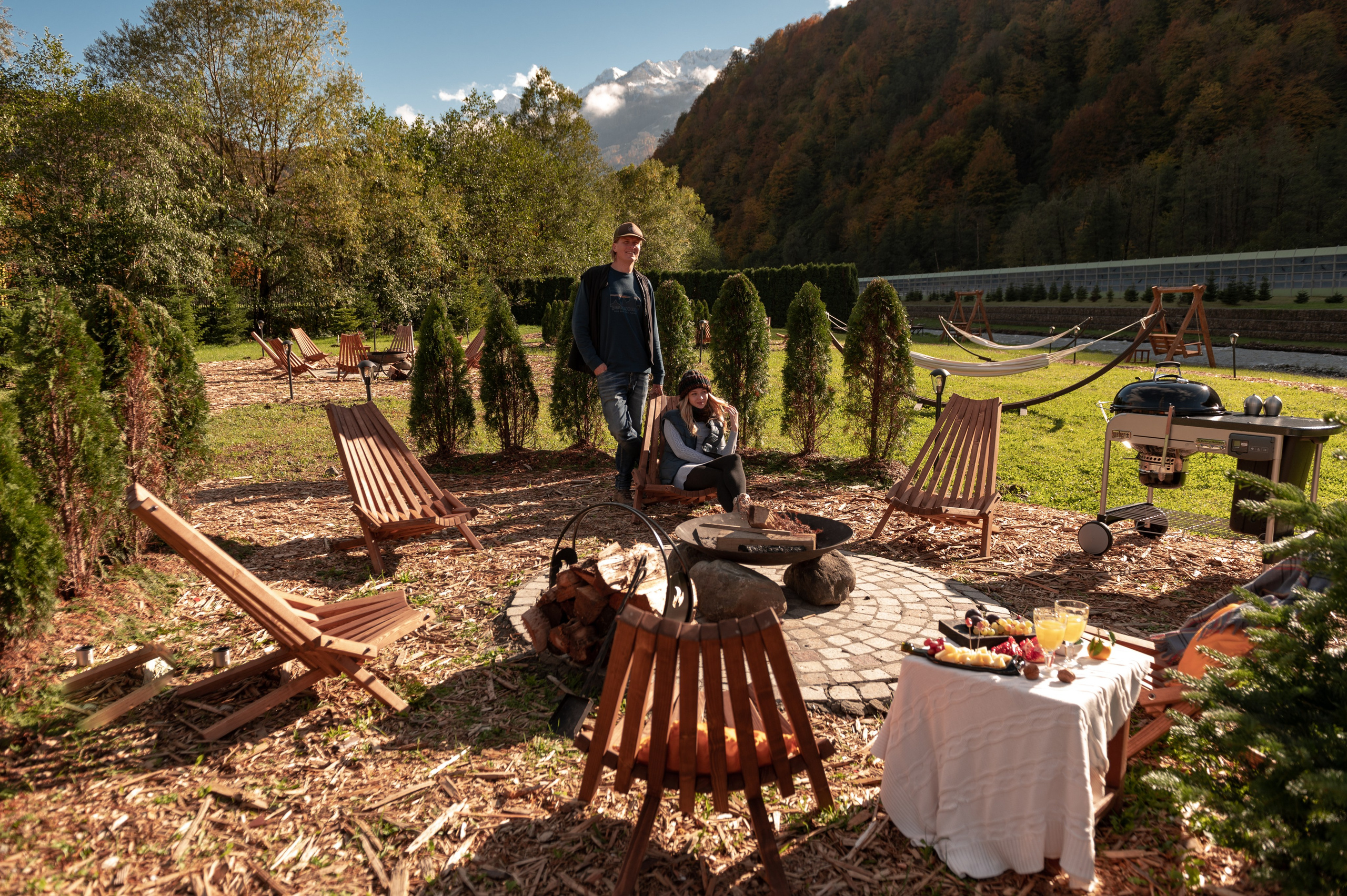 Контент съемка места для отдыха на курорте Газпром Поляна «Мзымта Пляж». Репортажный фотограф в Красной Поляне и Сочи Павлюченко Екатерина