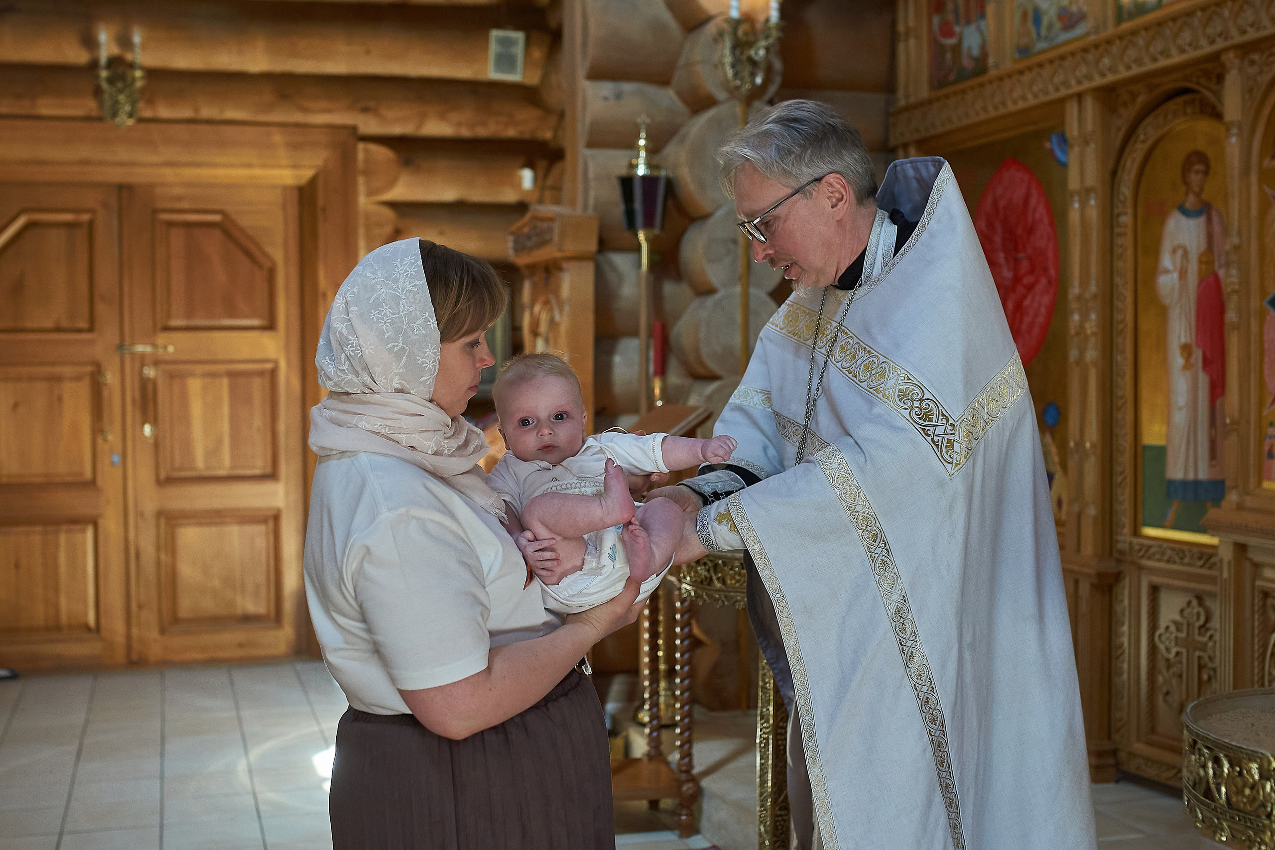 Крещение в храме иконы Божией Матери «Неопалимая купина». Семейный и свадебный фотограф Владимир Артамонов