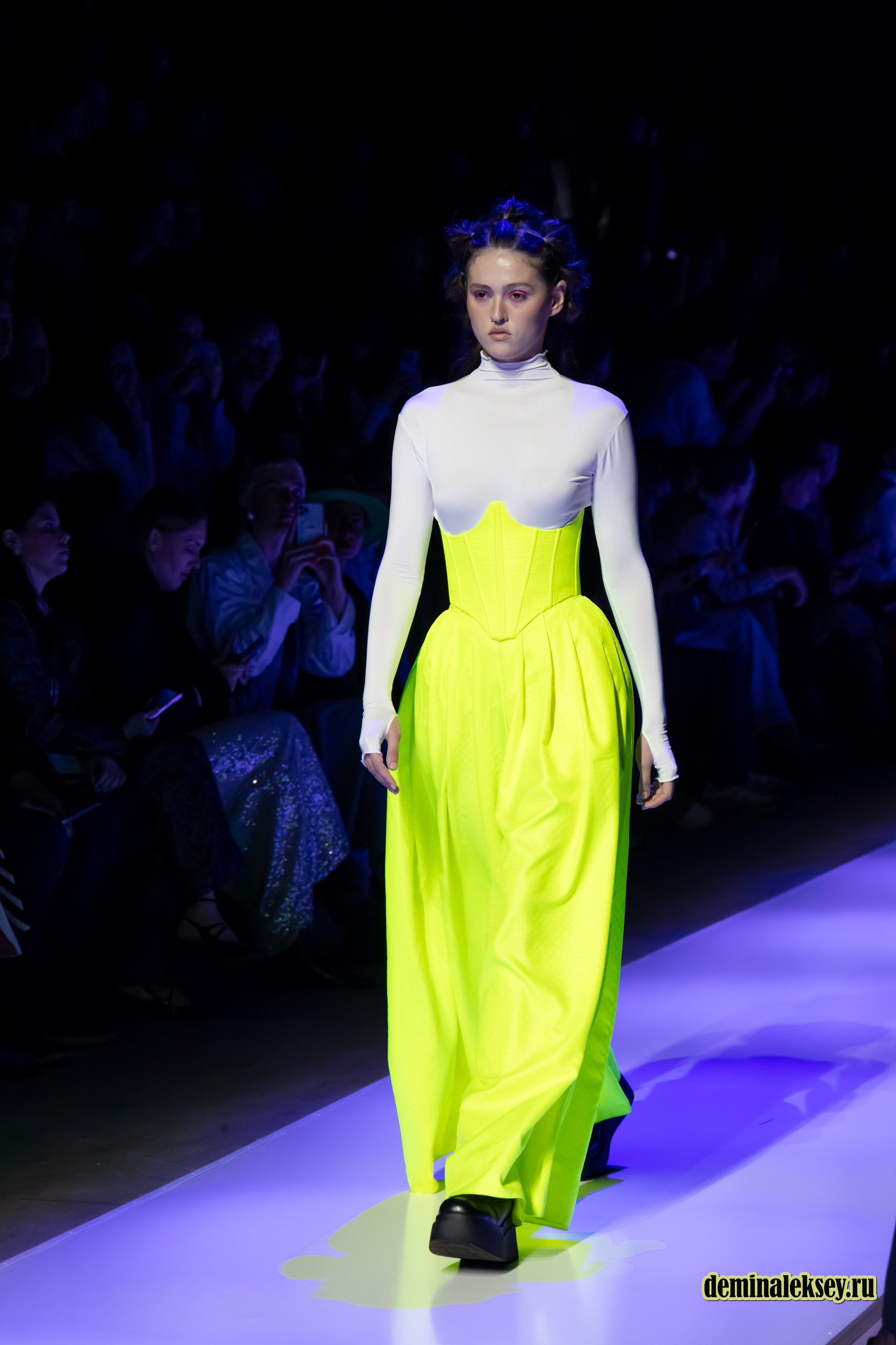 Московская неделя моды 2024 4 октября дизайнер RAEGITAZORO Индонезия. Репортажный, семейный и студийный фотограф в Москве Демин Алексей