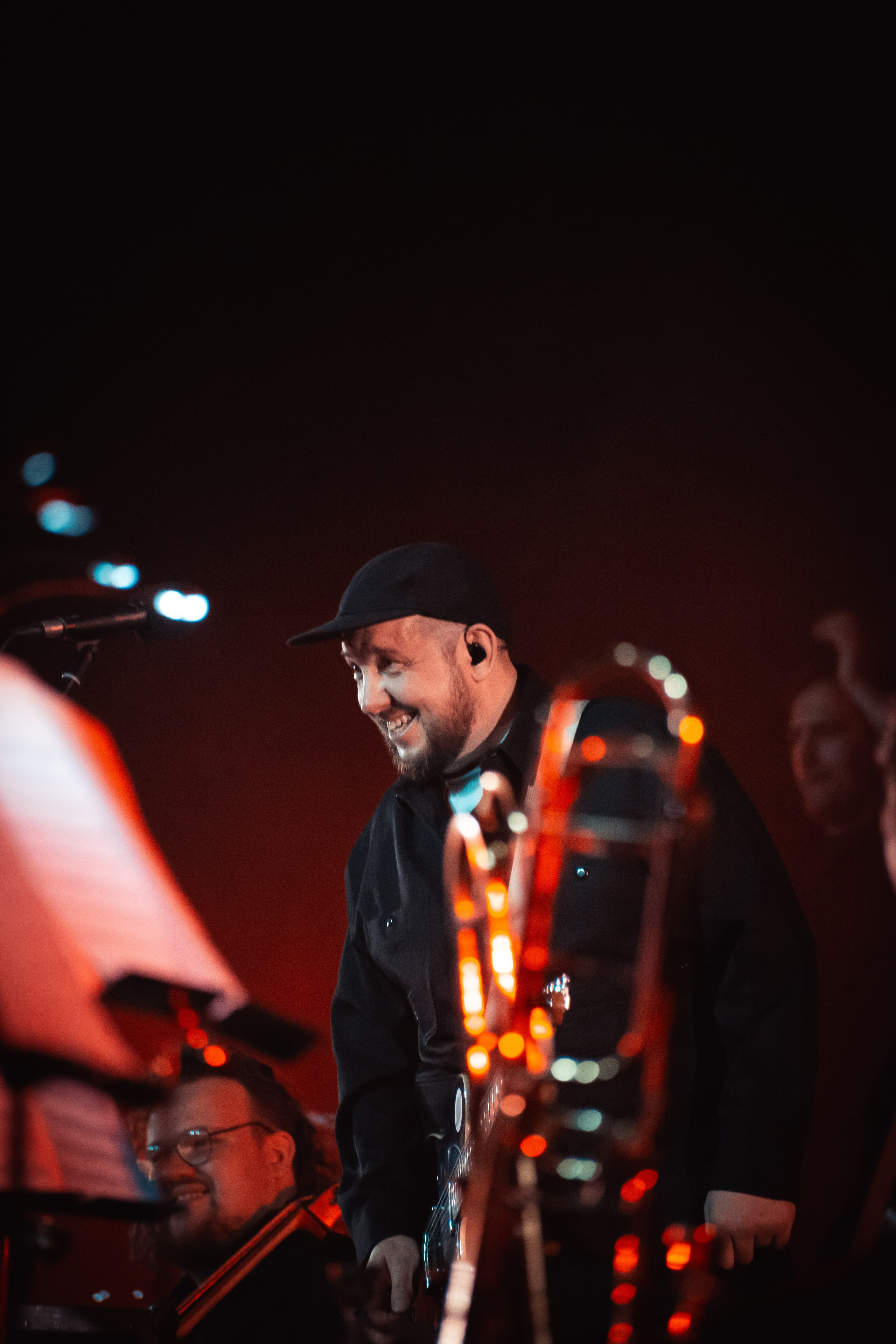 Сергей Бобунец с оркестром, Гранд холл Сибирь, 18.03.2026. Фотограф Регина Крикунова г. Красноярск