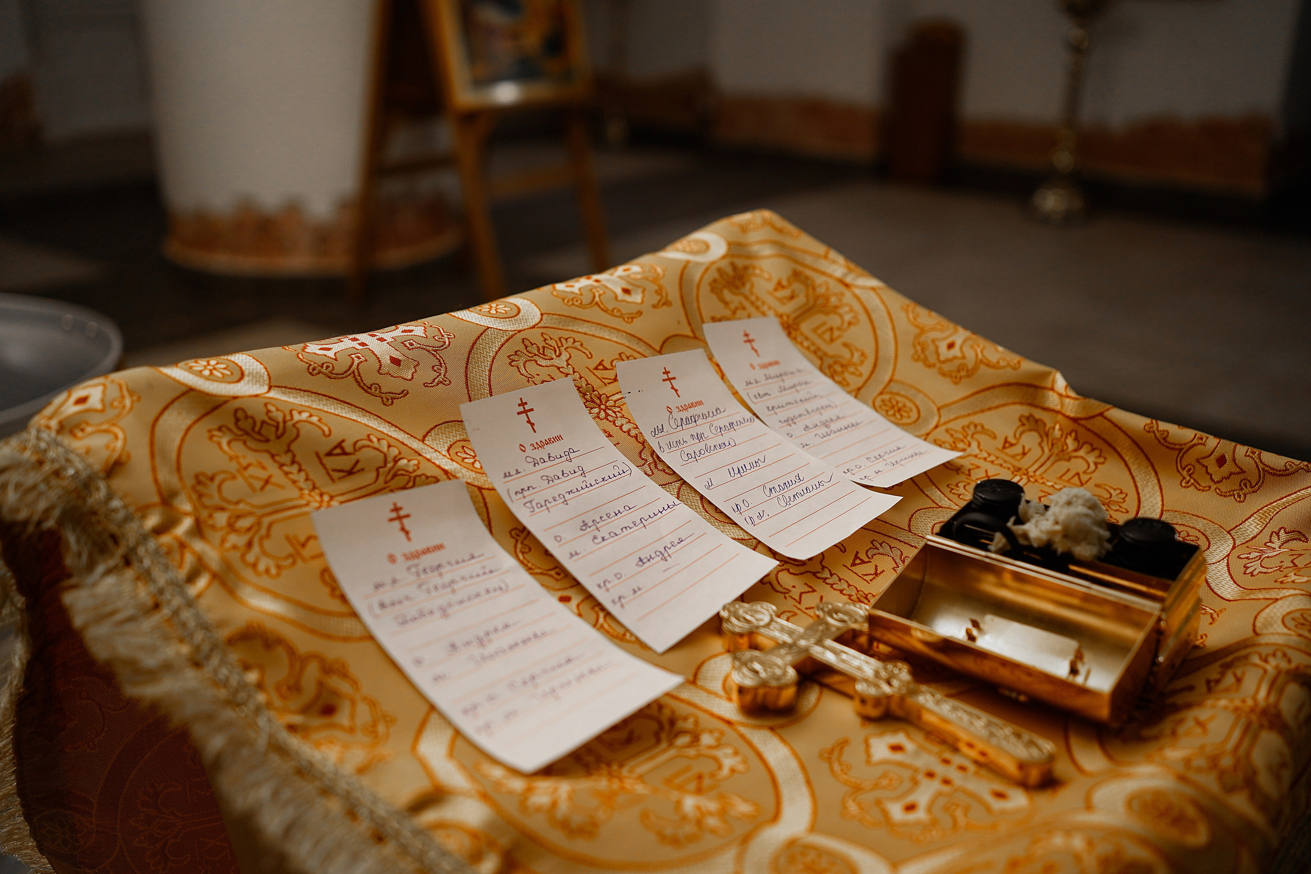 Таинство Крещения в храме Живоначальной Троицы в Троицке. Семейный и детский фотограф в Москве Екатерина Офицерова