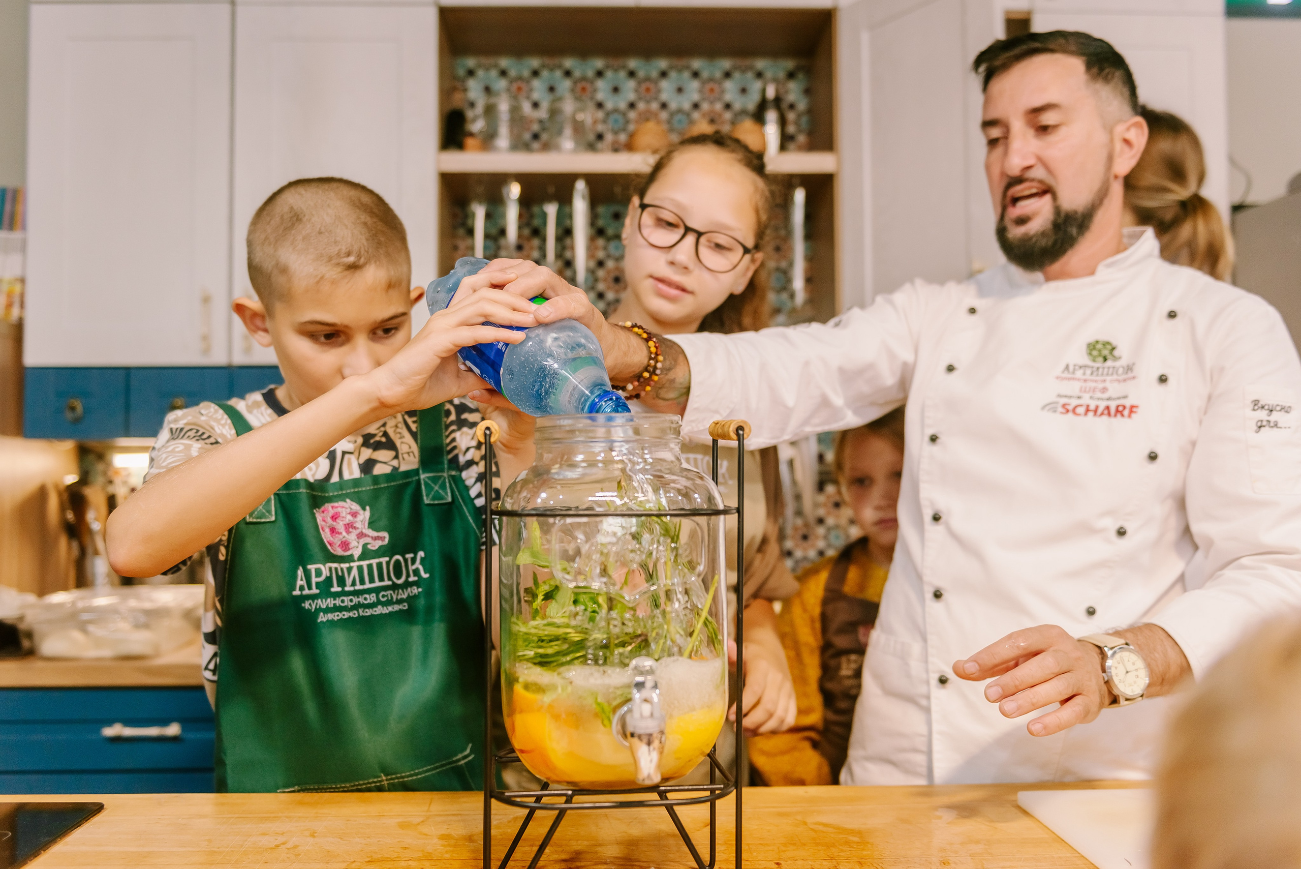 Инклюзивная кухня добра в Артишок 30. 07.35. Детский фотограф, семейный фотограф и репортажи в Кемерово