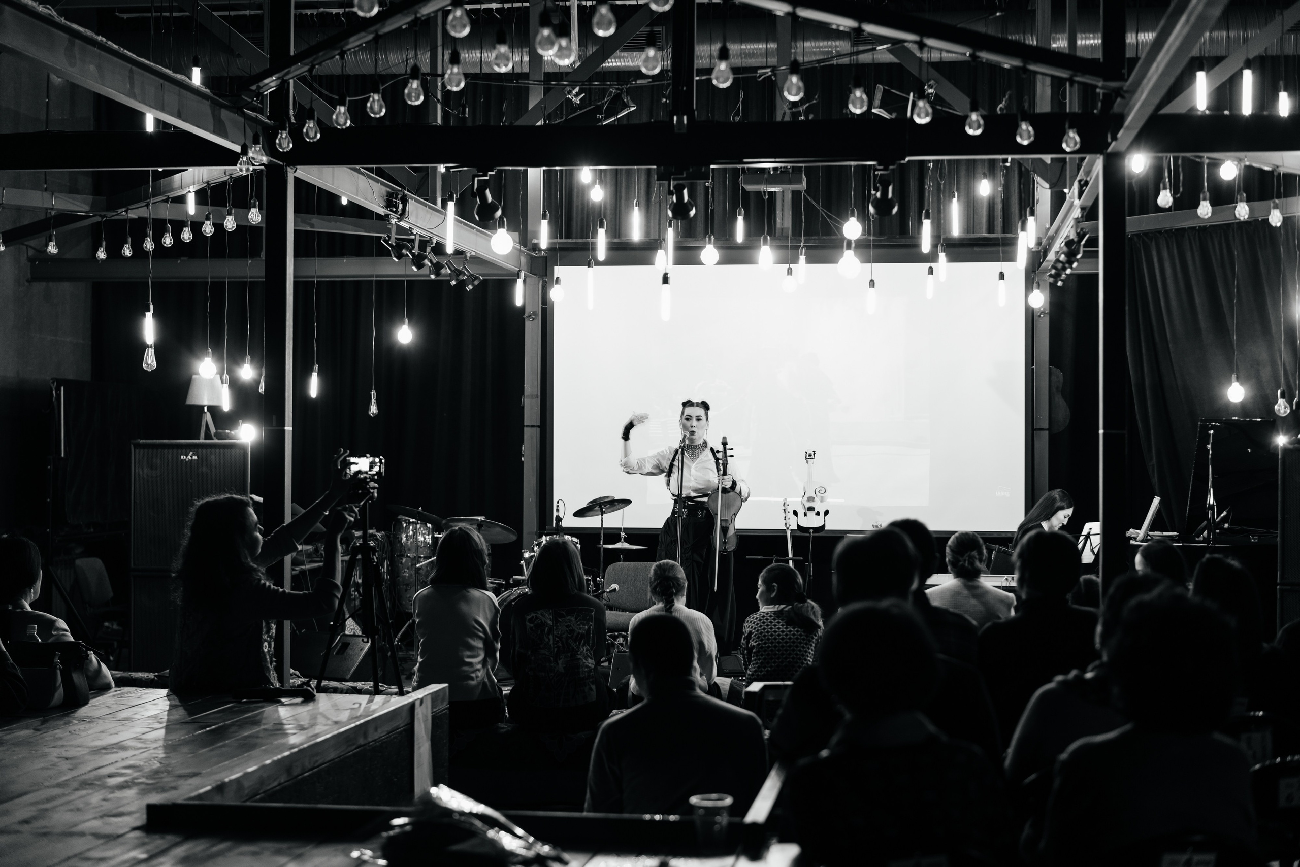 Концерт. Свадебный фотограф алматы Шожебаев Кайрат