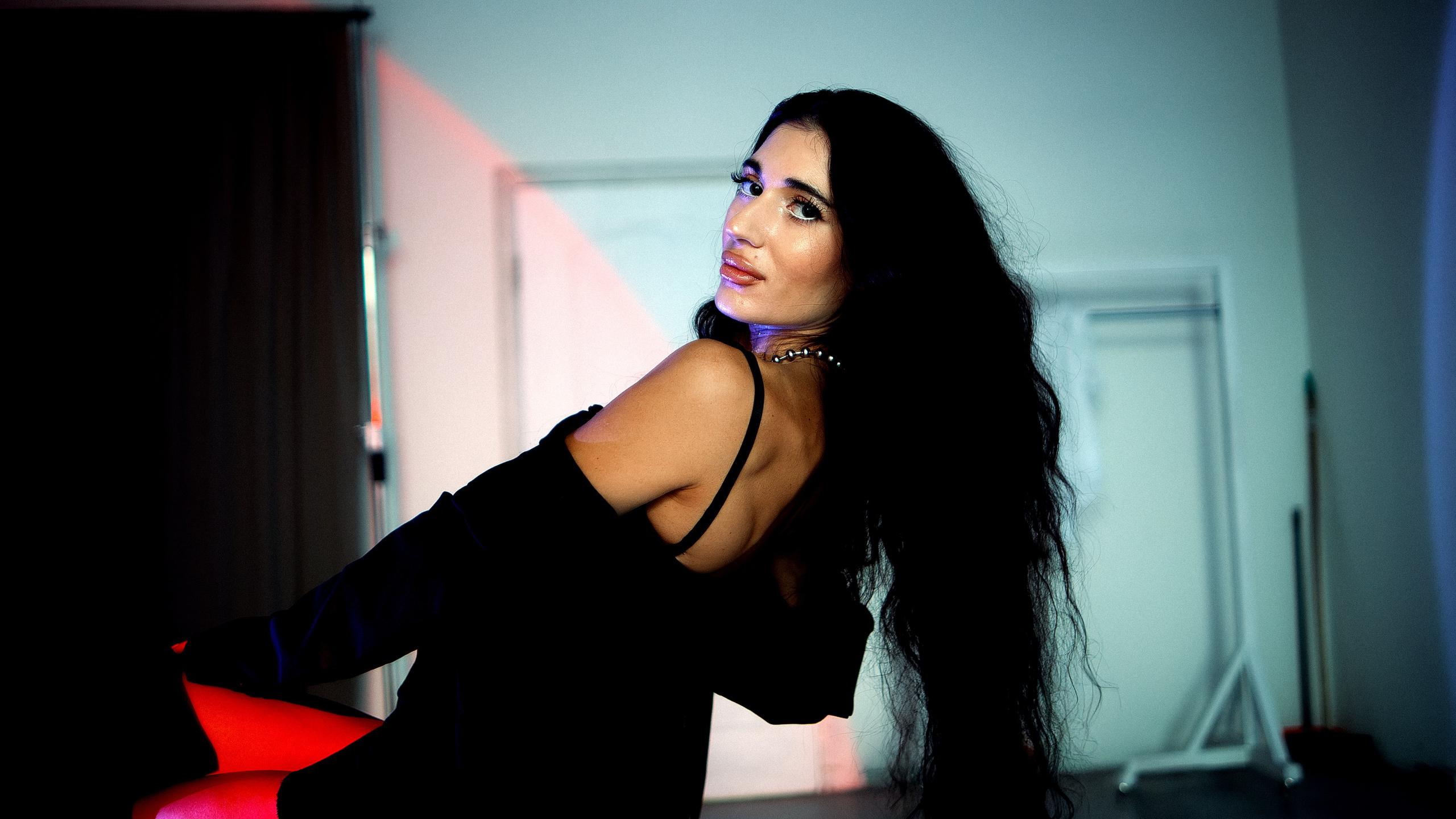 Фотосессия в студии для Катрин в Новосибирске. Фотограф в Новосибирске Владислав Унтерберг