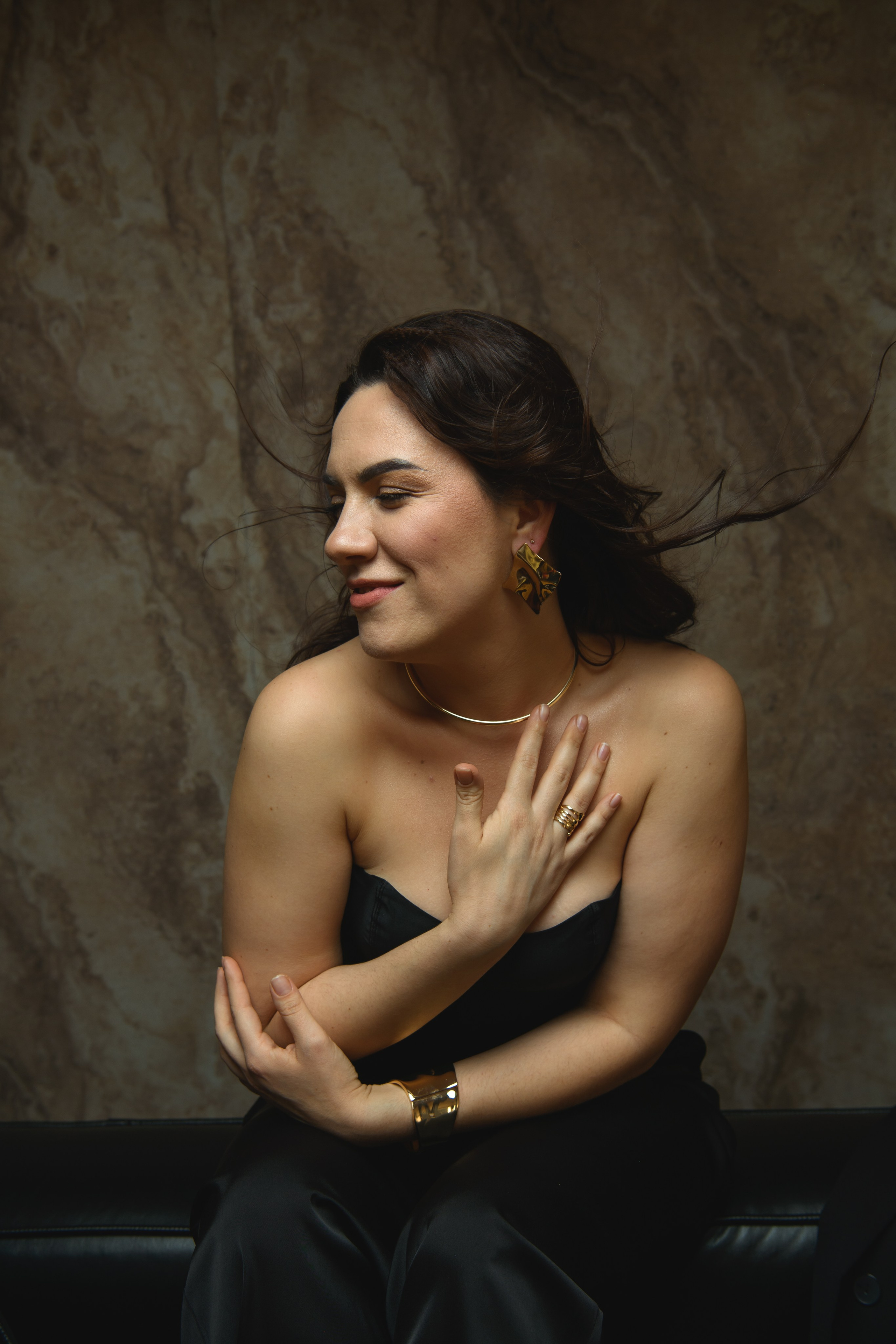 …Без слов — фотосессия для нее. Фотохудожник Нина Жихарева