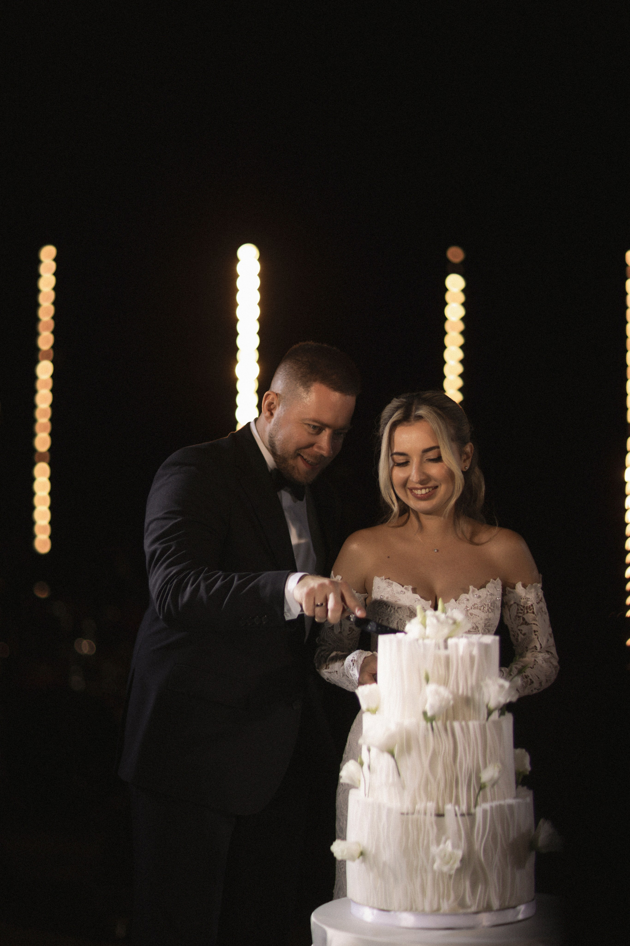 Весь мир — фон для любви. Свадебный фотограф в Севастополе и Крыму. Видеограф на свадьбу Крым, Севастополь, Ялта, Симферополь