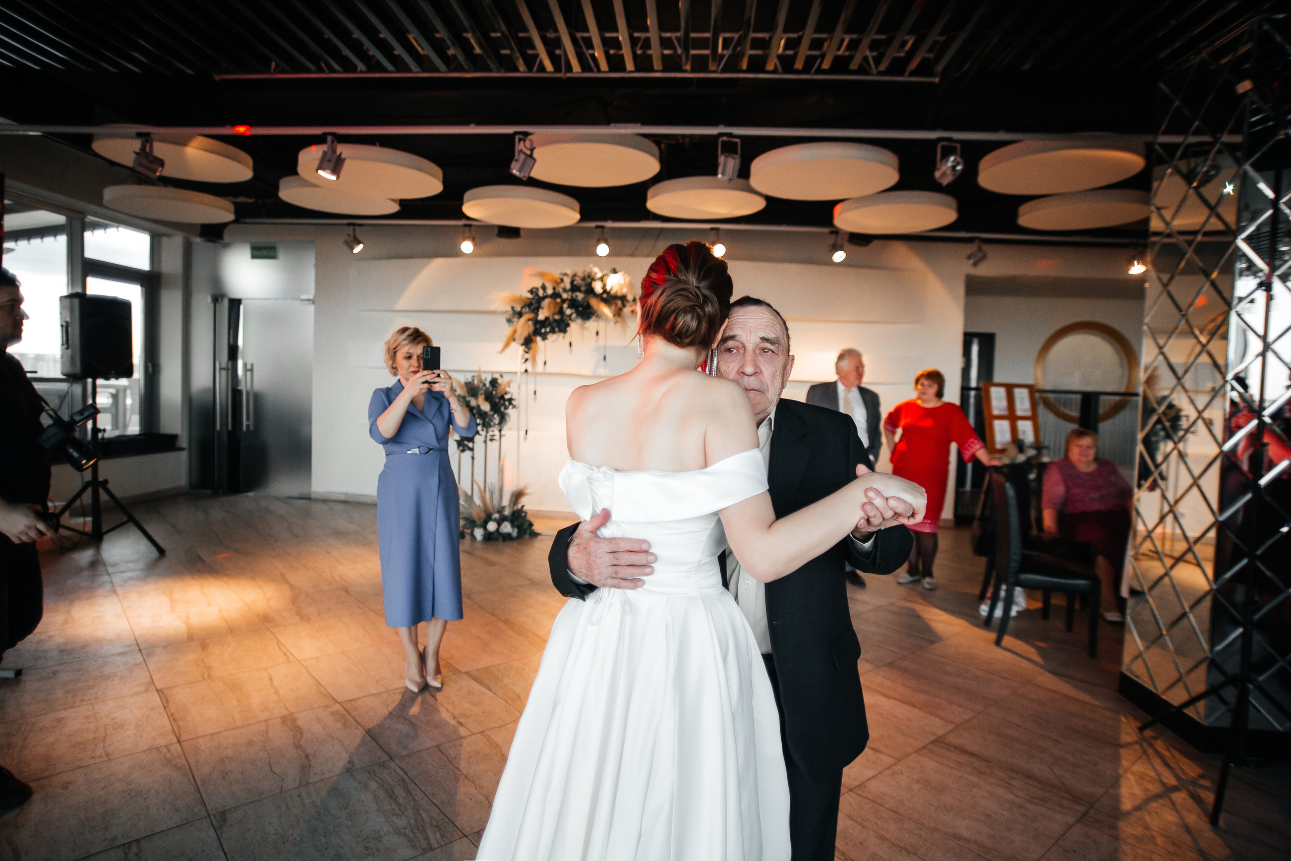 Дарья и Михаил — банкет в ресторане O2. Свадебный фотограф в Оренбурге Илья Володьков