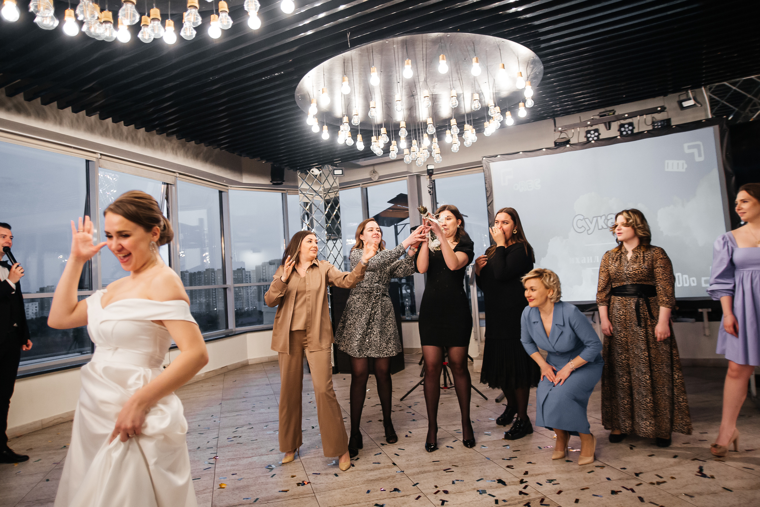 Дарья и Михаил — банкет в ресторане O2. Свадебный фотограф в Оренбурге Илья Володьков