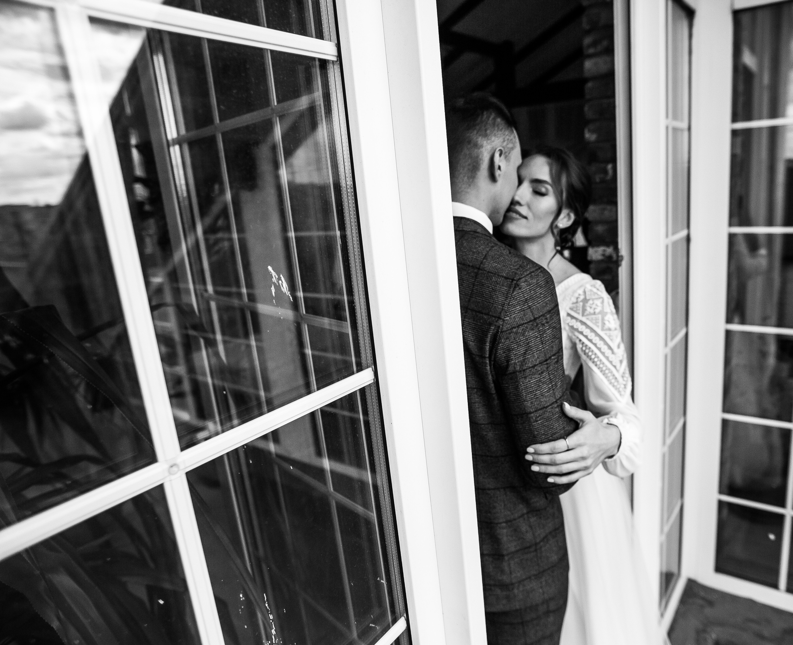 Фёдор и Джума — студия и банкет в «Хорошем месте». Свадебный фотограф в Оренбурге Илья Володьков