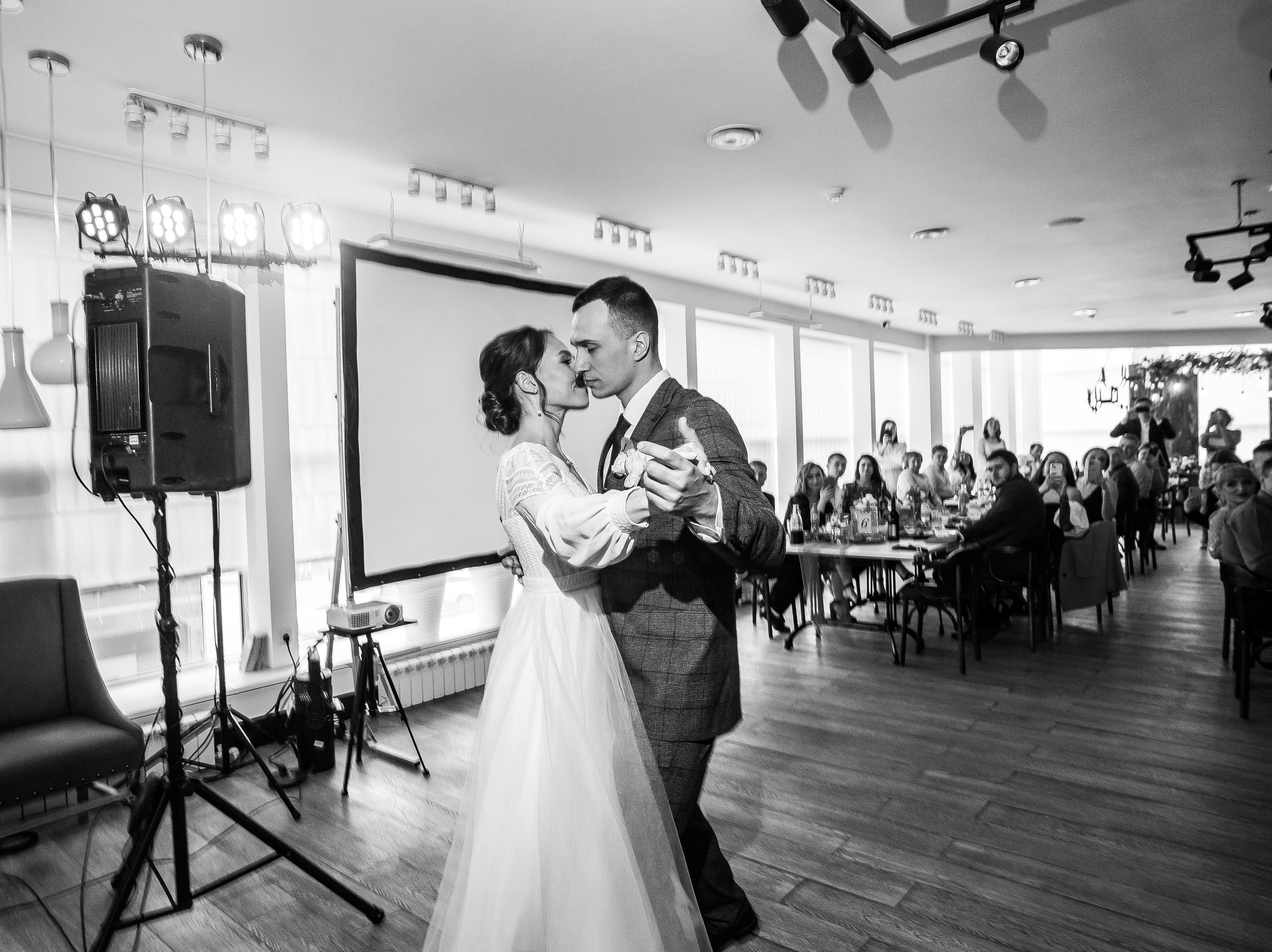 Фёдор и Джума — студия и банкет в «Хорошем месте». Свадебный фотограф в Оренбурге Илья Володьков