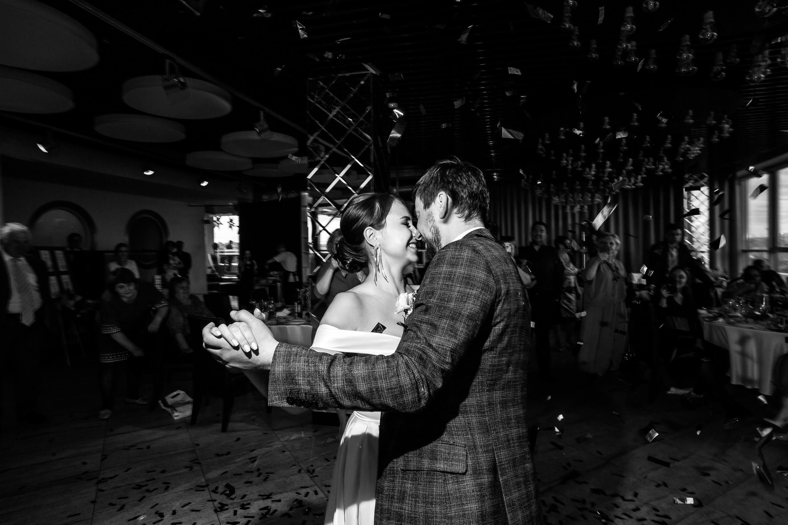 Дарья и Михаил — банкет в ресторане O2. Свадебный фотограф в Оренбурге Илья Володьков