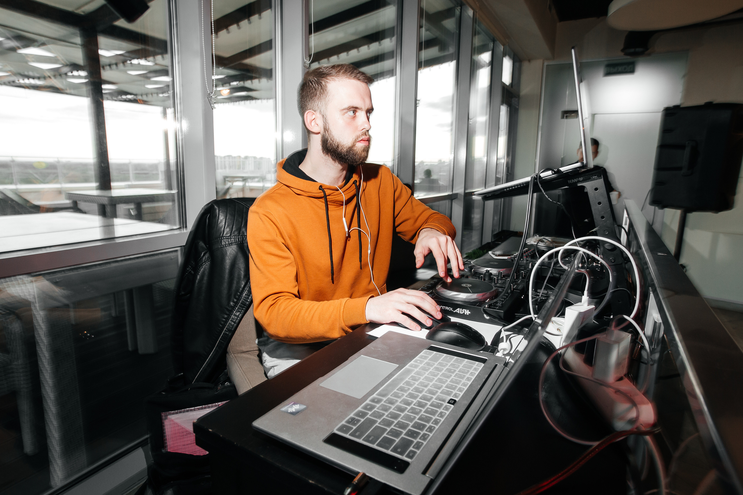 Дарья и Михаил — банкет в ресторане O2. Свадебный фотограф в Оренбурге Илья Володьков