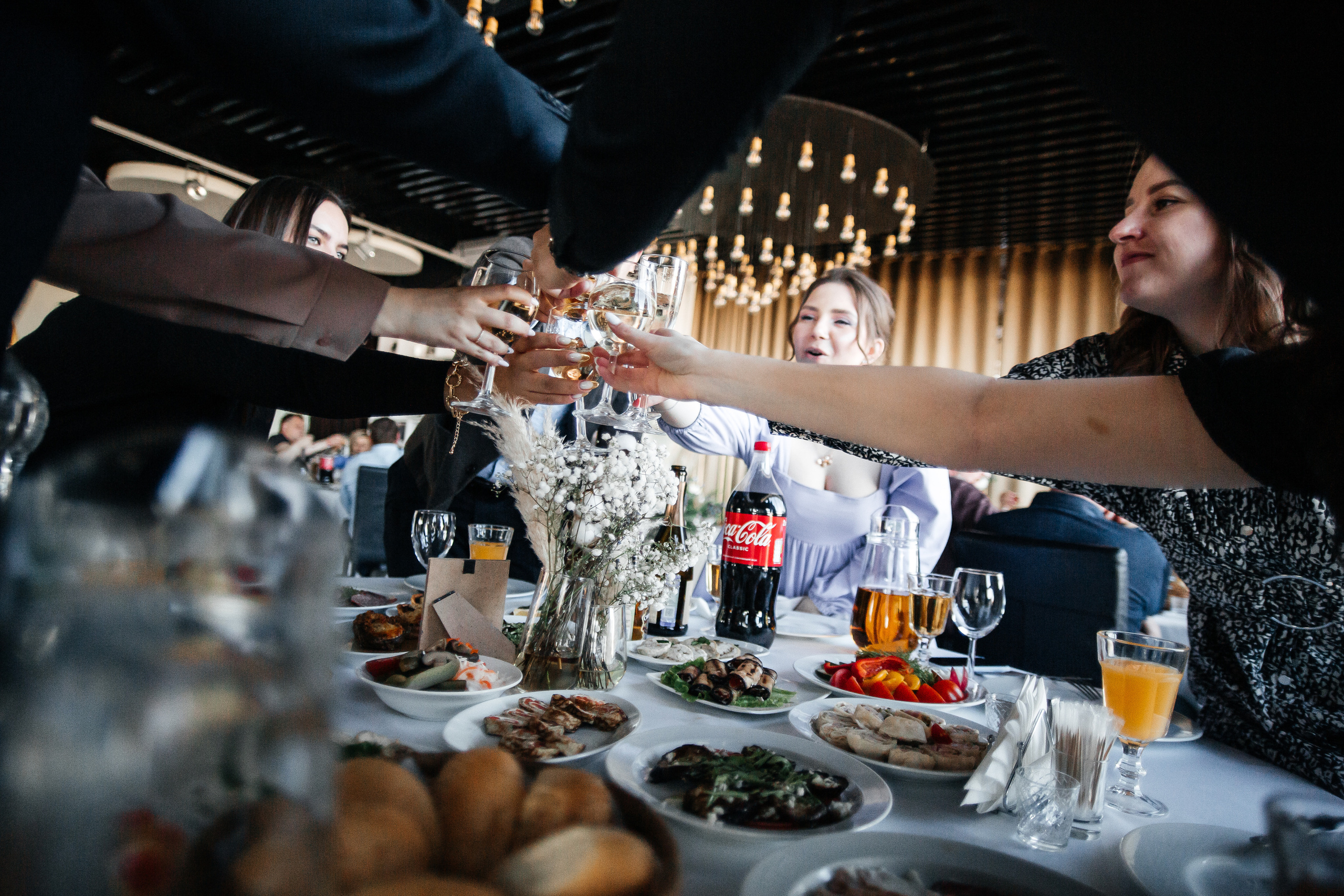 Дарья и Михаил — банкет в ресторане O2. Свадебный фотограф в Оренбурге Илья Володьков